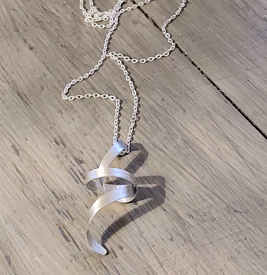 Colier EZÜSTCHOMÓ -  - Artynos.ro Colier EZÜSTCHOMÓ -  - Artynos.ro