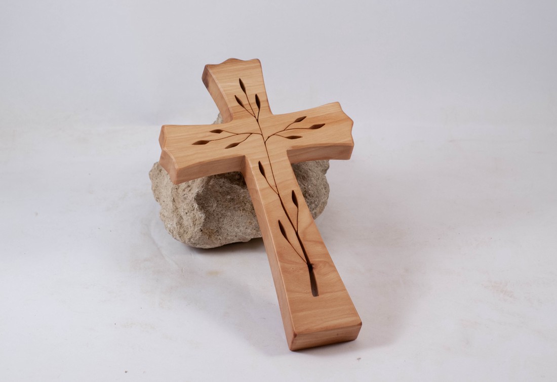 Cruce din lemn cu model, cruce de perete  - casă & stil de viață - accesorii religioase - cruce - Artynos.ro