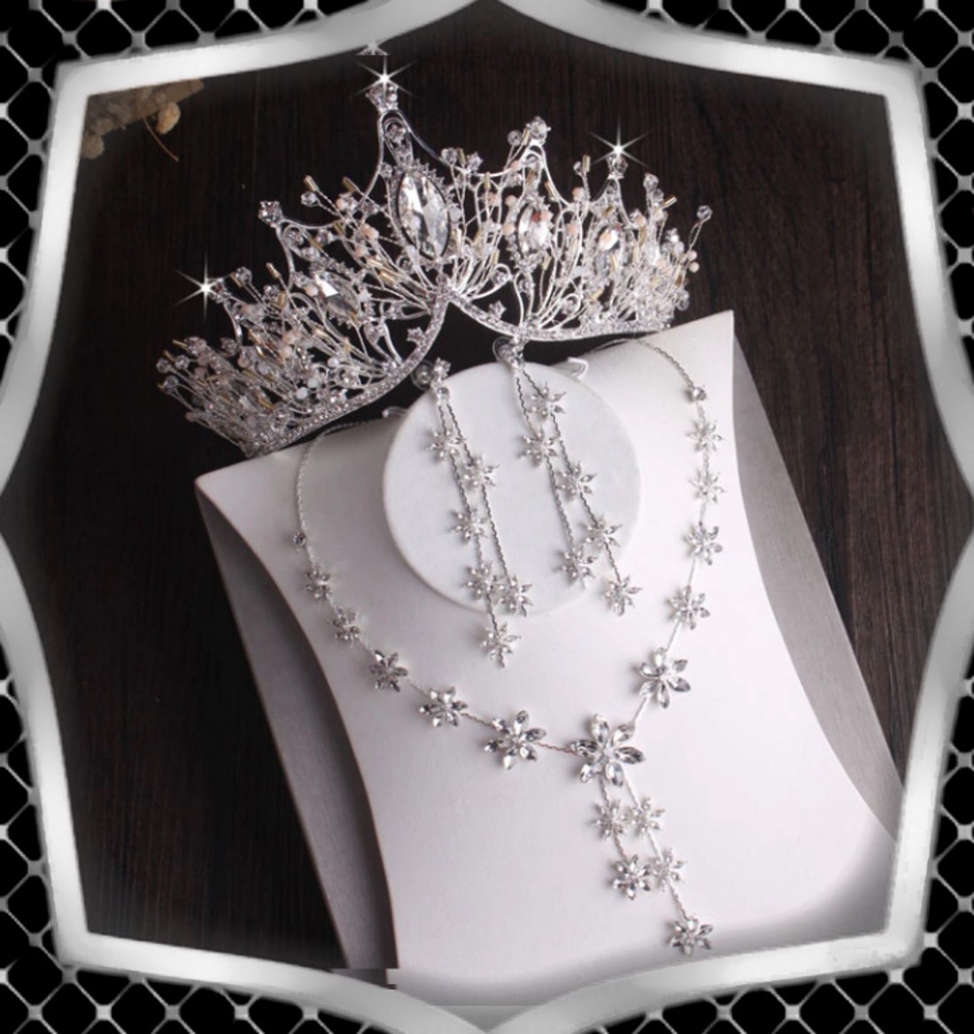 Seturi de bijuterii: set de bijuterii pentru nuntă, mireasă, casual + diademă ES-SZT19 - - Artynos.ro Seturi de bijuterii: set de bijuterii pentru nuntă, mireasă, casual + diademă ES-SZT19 - - Artynos.ro