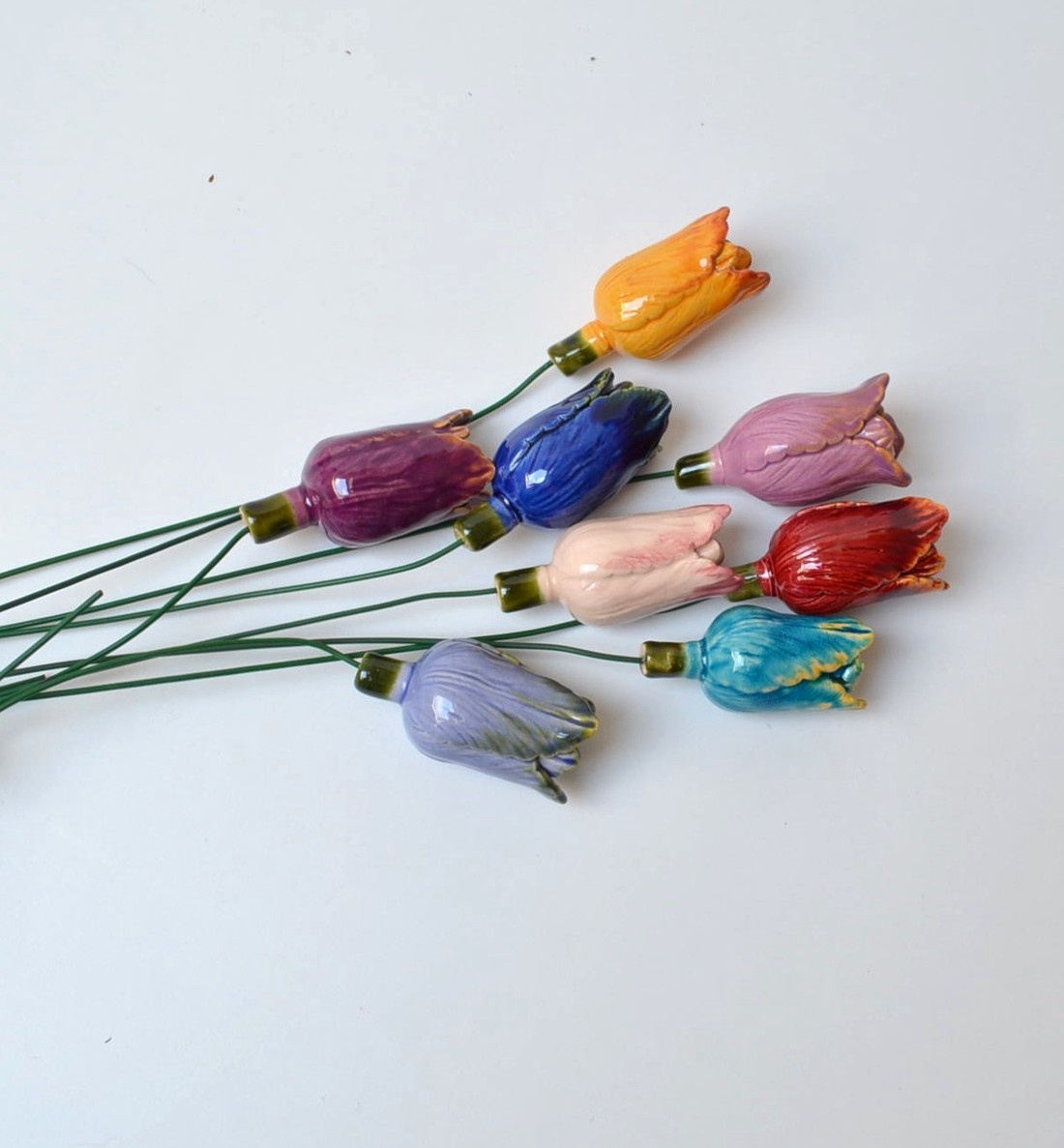 Floare de lalea din ceramică, floare artizanală din ceramică -  - Artynos.ro