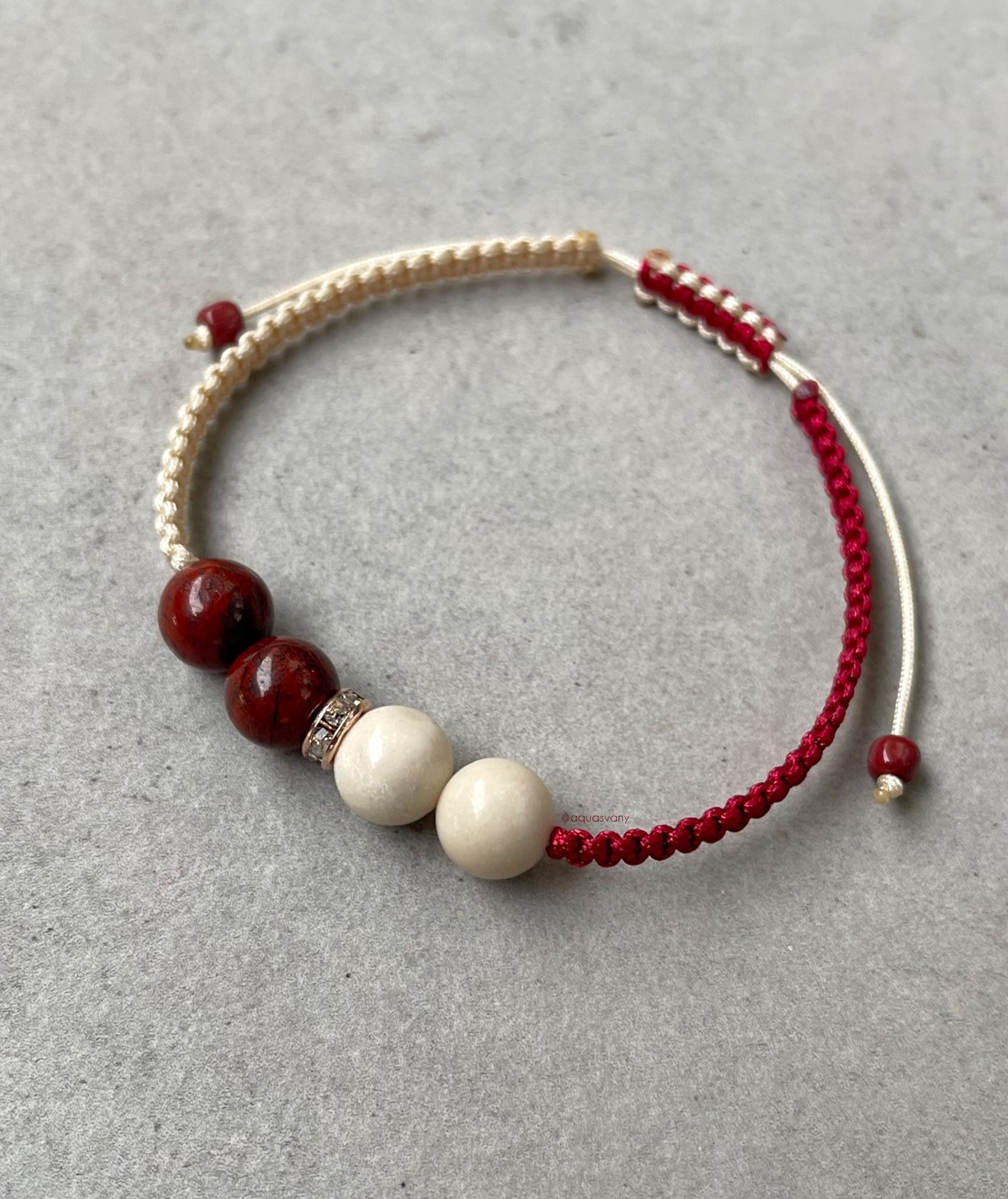 Brățară minerală macrame din jasp zdrobit și marmură - bijuterii - brățări - brățări din pietre semiprețioase - Artynos.ro