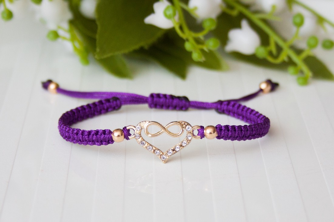 Brățară macramé împletită - Inimă cu infinit violet închis -  - Artynos.ro