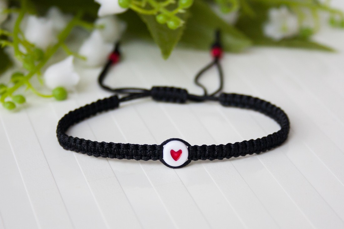 Brățară macramé împletită - Hearts negru - bijuterii - brățări - brățară împletită, brățară din fire - Artynos.ro