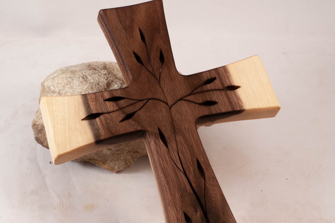 Cruce din lemn cu model, cruce de perete  - casă & stil de viață - accesorii religioase - cruce - Artynos.ro