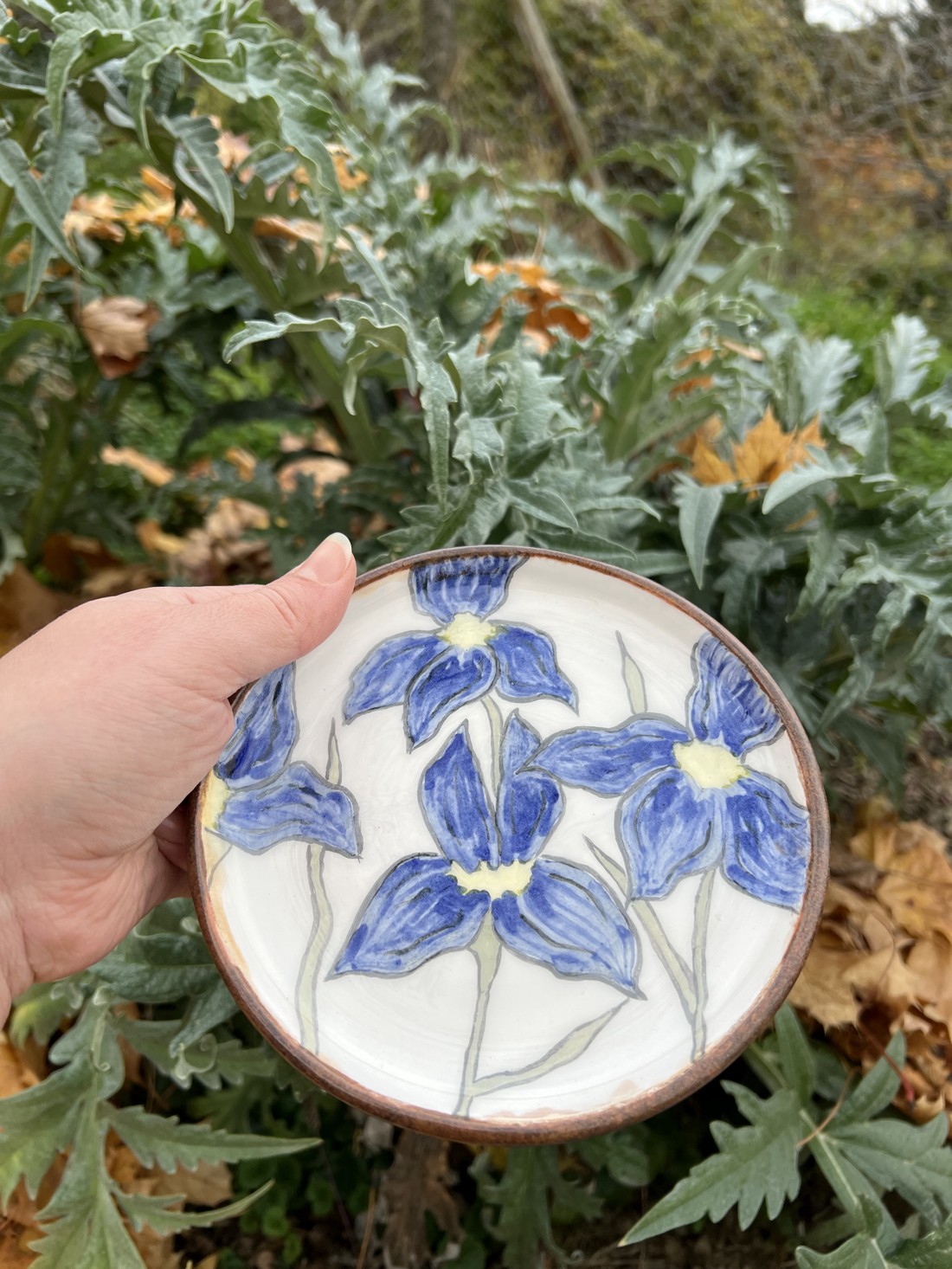 Farfurie de desert din ceramică lucrată manual - Iris 15 cm - casă & stil de viață - accesorii pentru echipamente de bucătărie - accesorii de servire - boluri și farfurii din lemn, bol de servire - Artynos.ro