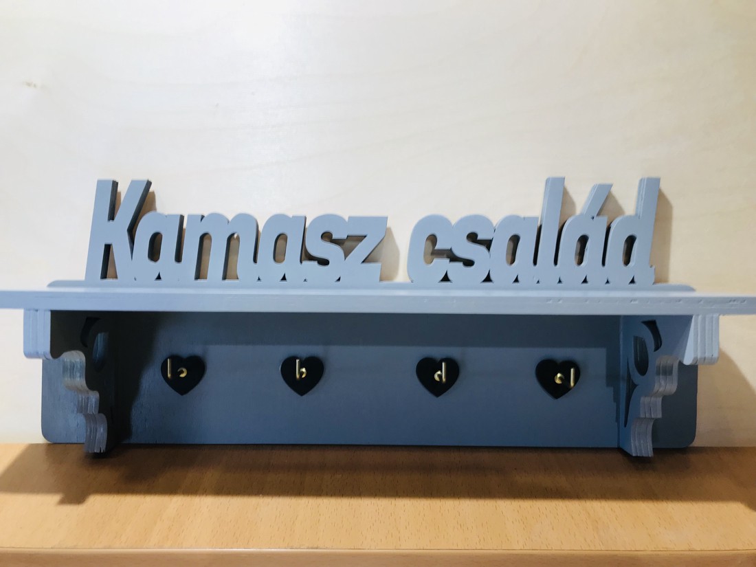 Breloc de perete cu nume de familie unic - casă & stil de viață - accesorii pentru decorat casa - decorațiuni de pereți, decorațiuni suspendate - suport pentru chei - Artynos.ro