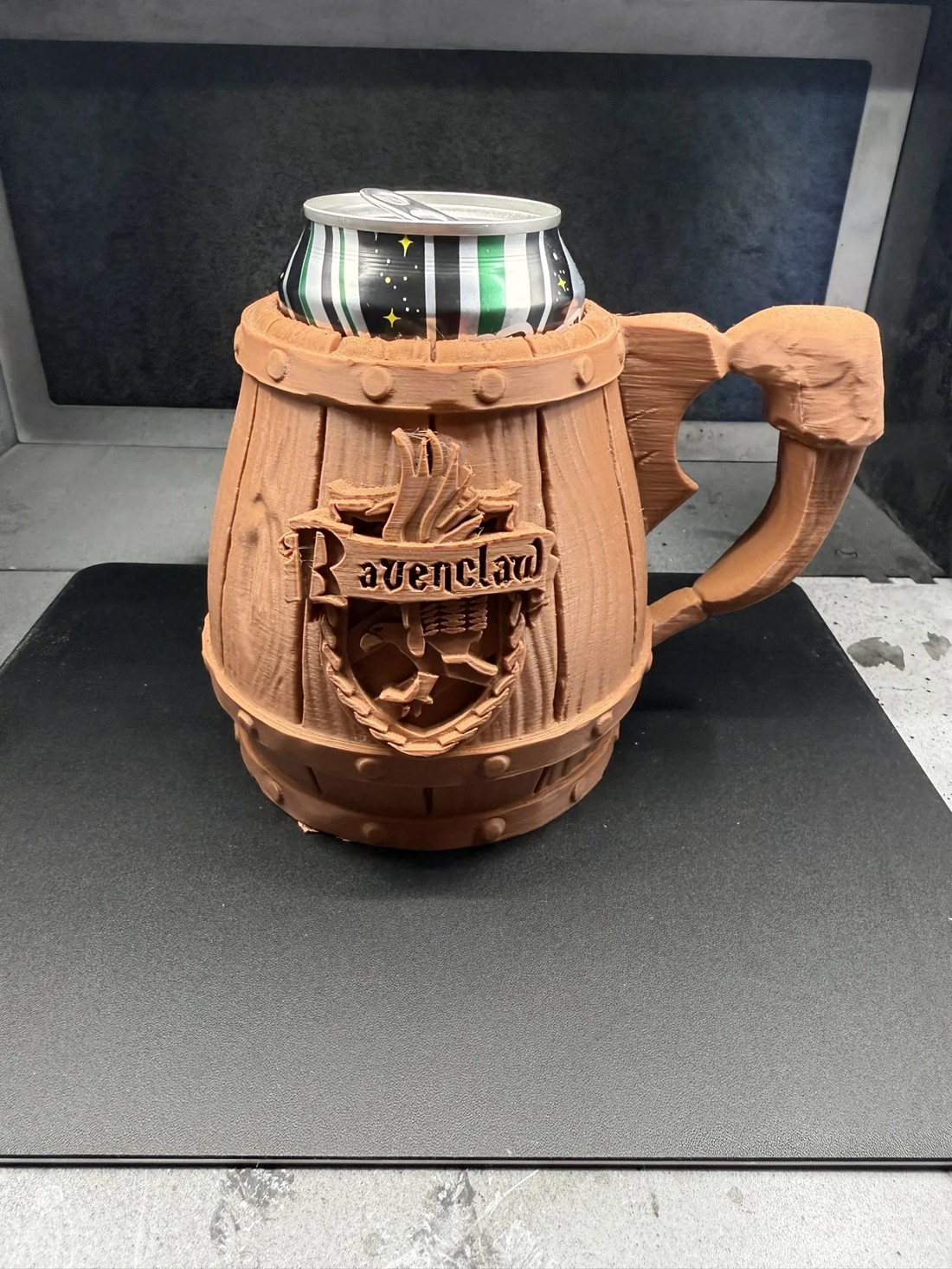 Corbul lui Harry Potter (0,5 suport pentru băutură) - - Artynos.ro Corbul lui Harry Potter (0,5 suport pentru băutură) - - Artynos.ro