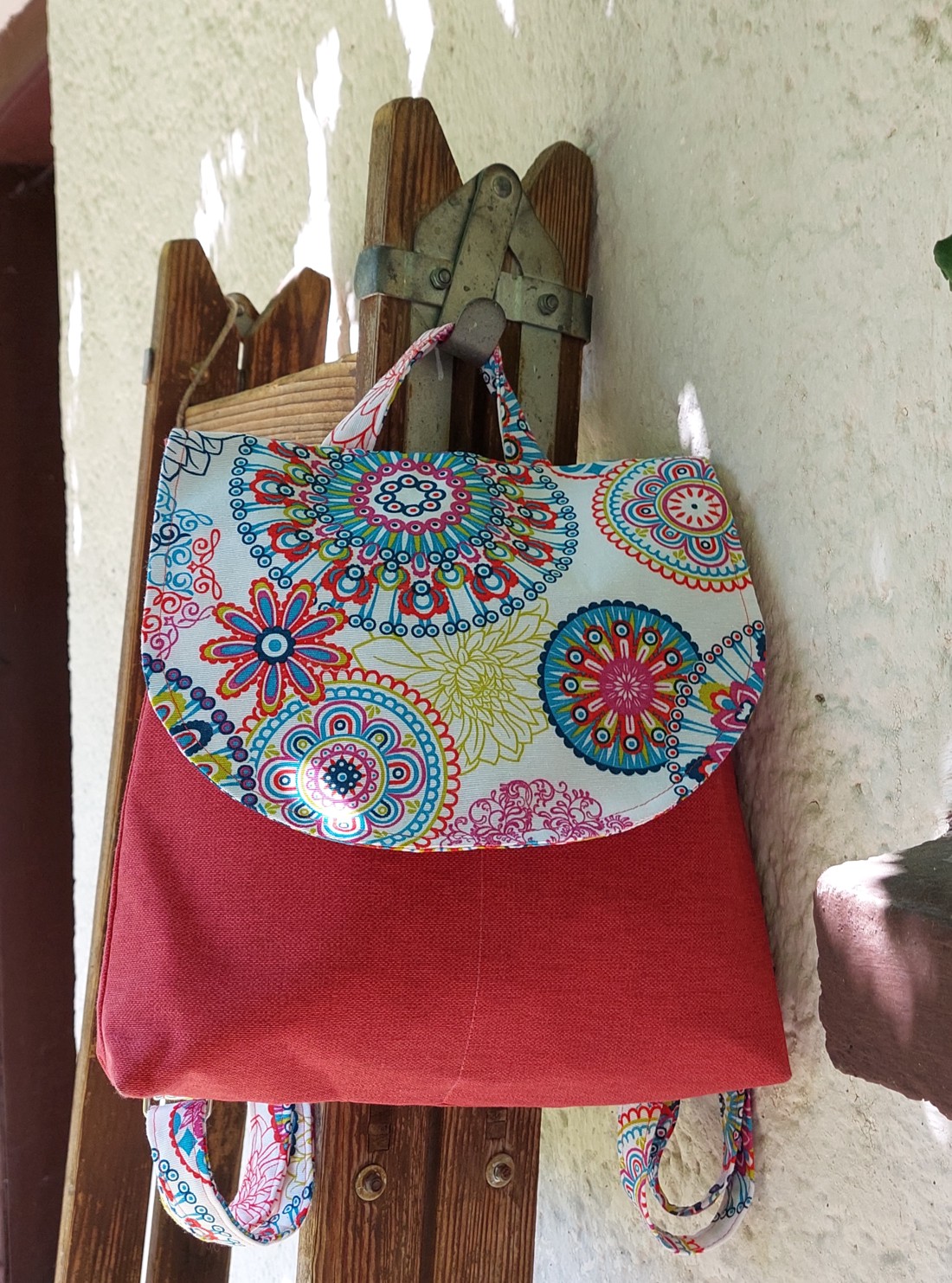 Rucsac pentru femei cu model mandala - geantă și husă - rucsacuri - rucsac damă, rucsac bărbați - Artynos.ro Rucsac pentru femei cu model mandala - geantă și husă - rucsacuri - rucsac damă, rucsac bărbați - Artynos.ro