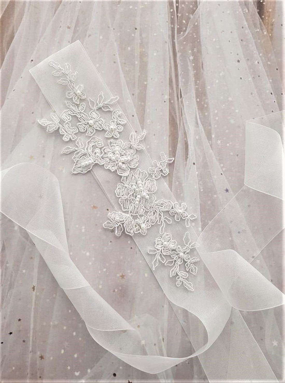 Esarfa dezgatit mireasa - accesorii nuntă - ornamente de păr de nuntă - accesorii păr nuntă - Artynos.ro Esarfa dezgatit mireasa - accesorii nuntă - ornamente de păr de nuntă - accesorii păr nuntă - Artynos.ro