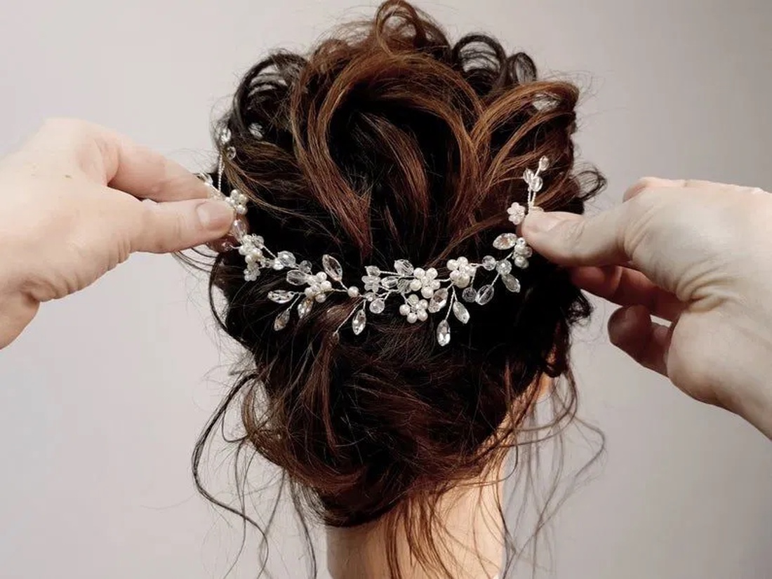 Accesoriu par mireasa ALMA - accesorii nuntă - ornamente de păr de nuntă - accesorii păr nuntă - Artynos.ro Accesoriu par mireasa ALMA - accesorii nuntă - ornamente de păr de nuntă - accesorii păr nuntă - Artynos.ro