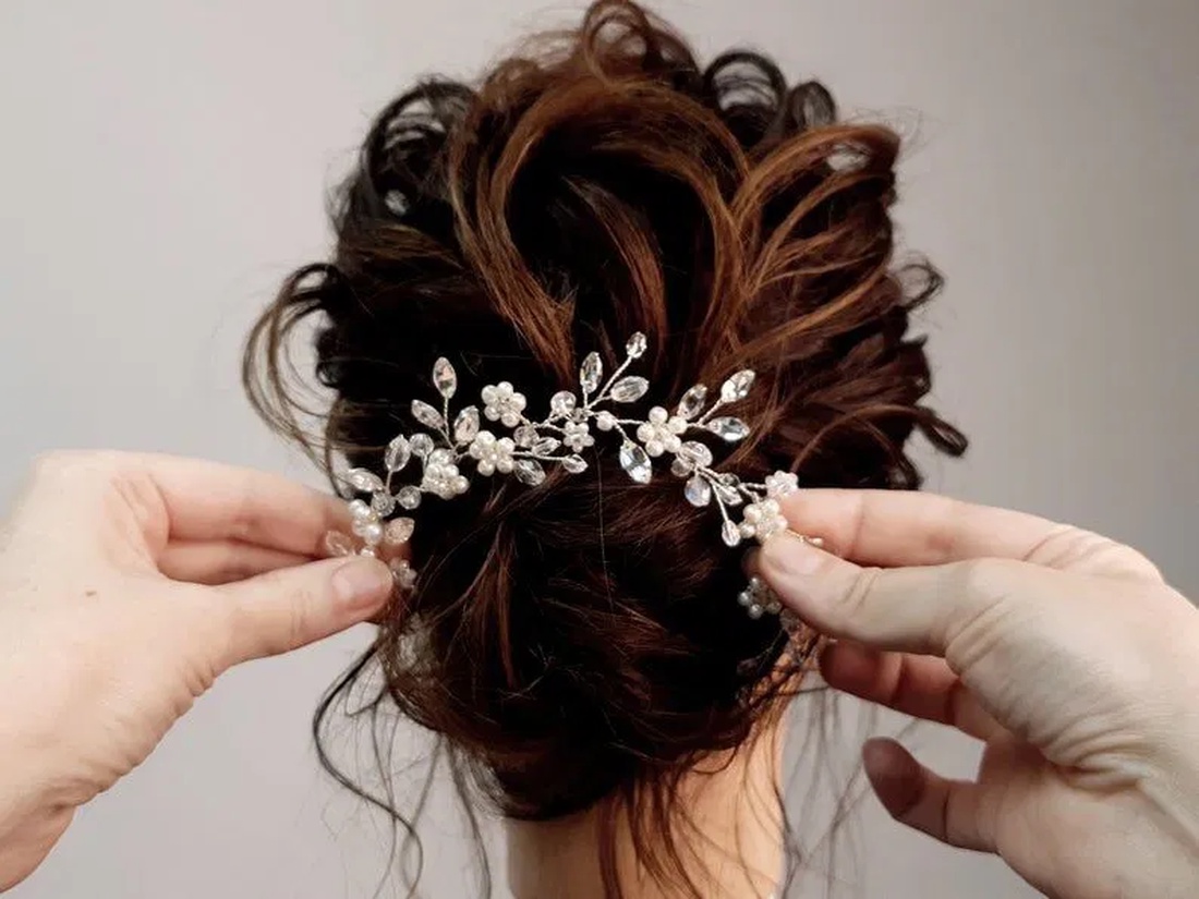 Accesoriu par mireasa ALMA - accesorii nuntă - ornamente de păr de nuntă - accesorii păr nuntă - Artynos.ro Accesoriu par mireasa ALMA - accesorii nuntă - ornamente de păr de nuntă - accesorii păr nuntă - Artynos.ro