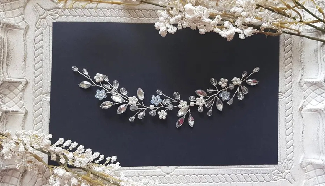 Accesoriu par mireasa ALMA - accesorii nuntă - ornamente de păr de nuntă - accesorii păr nuntă - Artynos.ro Accesoriu par mireasa ALMA - accesorii nuntă - ornamente de păr de nuntă - accesorii păr nuntă - Artynos.ro