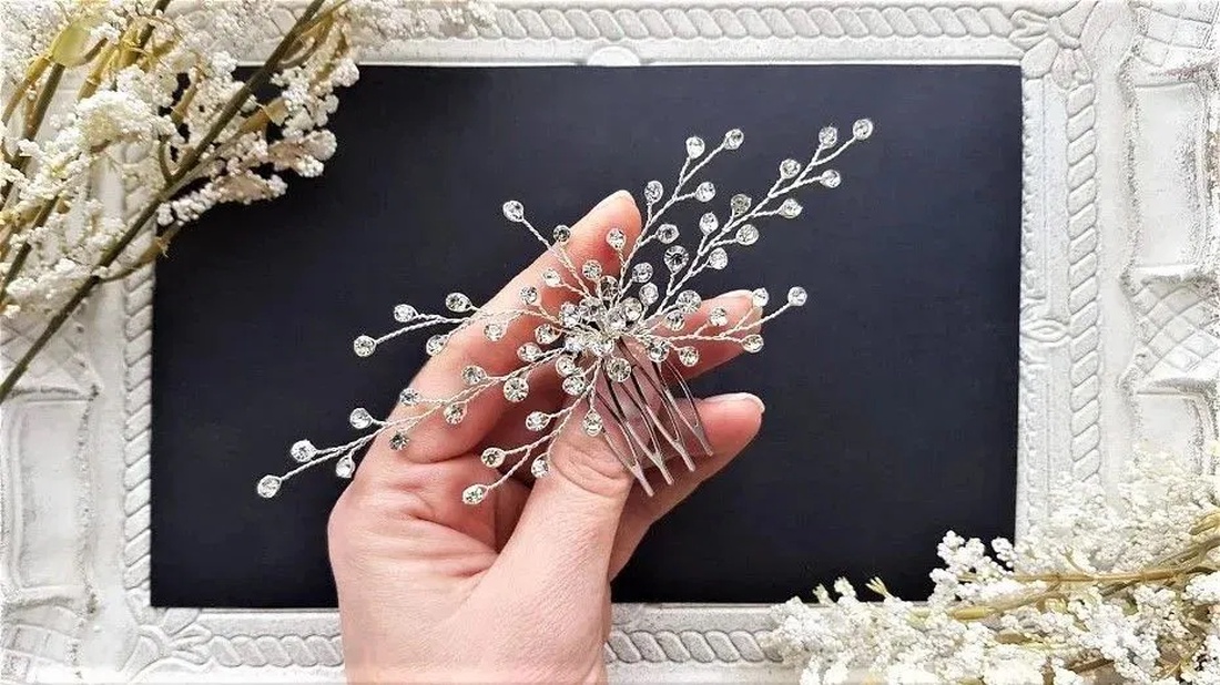 Pieptan mireasa cu cristale - accesorii nuntă - ornamente de păr de nuntă - accesorii păr nuntă - Artynos.ro Pieptan mireasa cu cristale - accesorii nuntă - ornamente de păr de nuntă - accesorii păr nuntă - Artynos.ro
