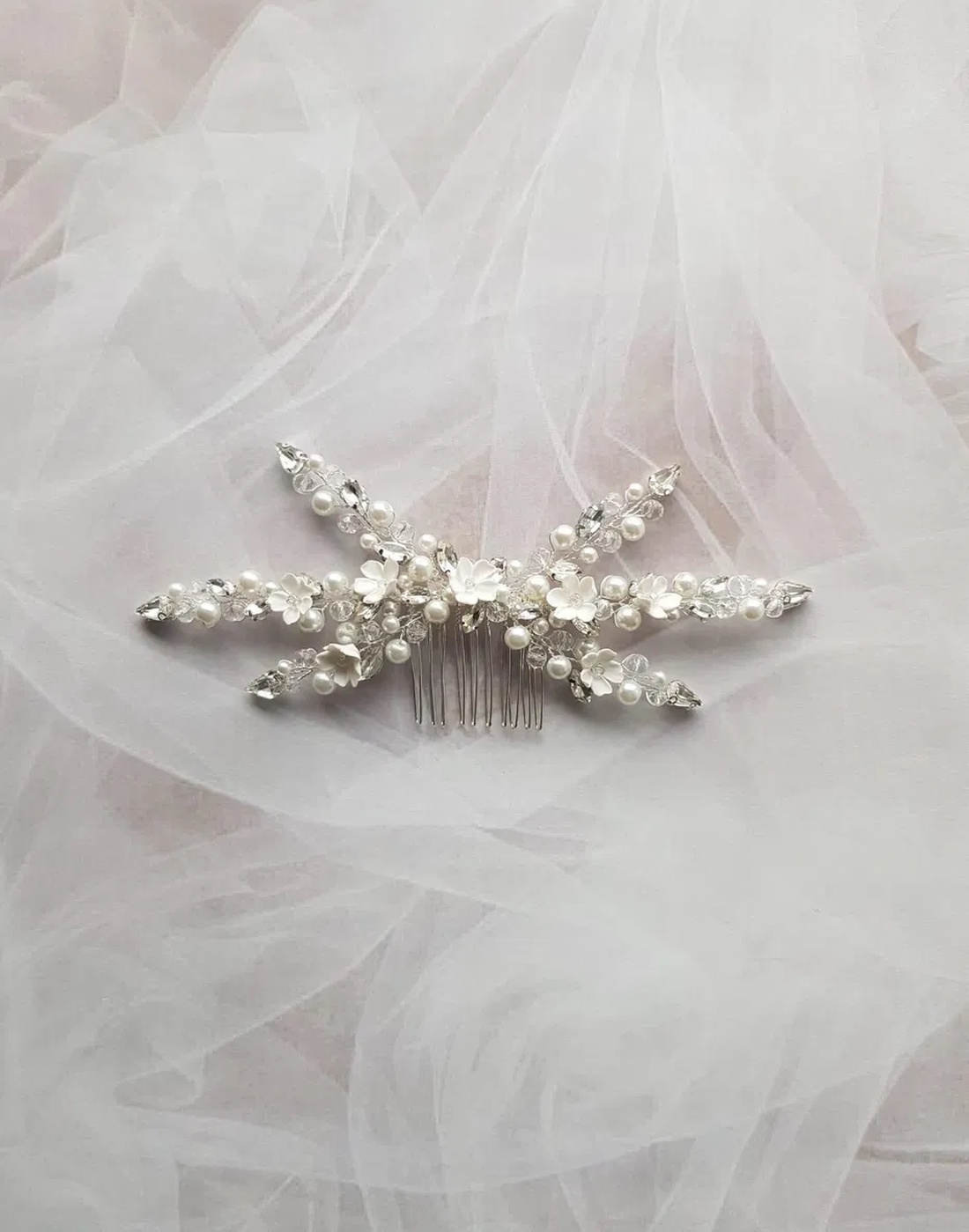 ALANA - Pieptan mireasa - accesorii nuntă - ornamente de păr de nuntă - accesorii păr nuntă - Artynos.ro ALANA - Pieptan mireasa - accesorii nuntă - ornamente de păr de nuntă - accesorii păr nuntă - Artynos.ro