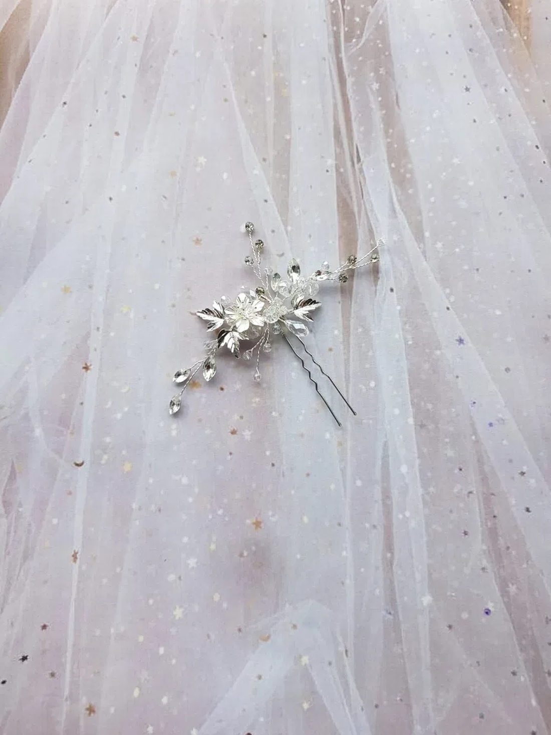 DARLA - Pin pentru coc - accesorii nuntă - ornamente de păr de nuntă - accesorii păr nuntă - Artynos.ro DARLA - Pin pentru coc - accesorii nuntă - ornamente de păr de nuntă - accesorii păr nuntă - Artynos.ro