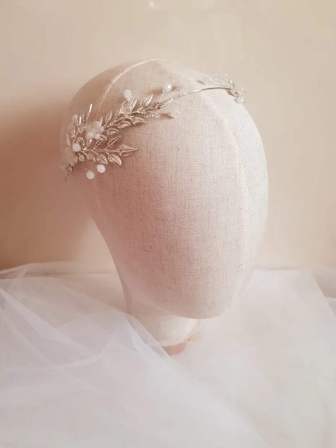 Coronita/Diadema Uncommon - accesorii nuntă - ornamente de păr de nuntă - accesorii păr nuntă - Artynos.ro Coronita/Diadema Uncommon - accesorii nuntă - ornamente de păr de nuntă - accesorii păr nuntă - Artynos.ro