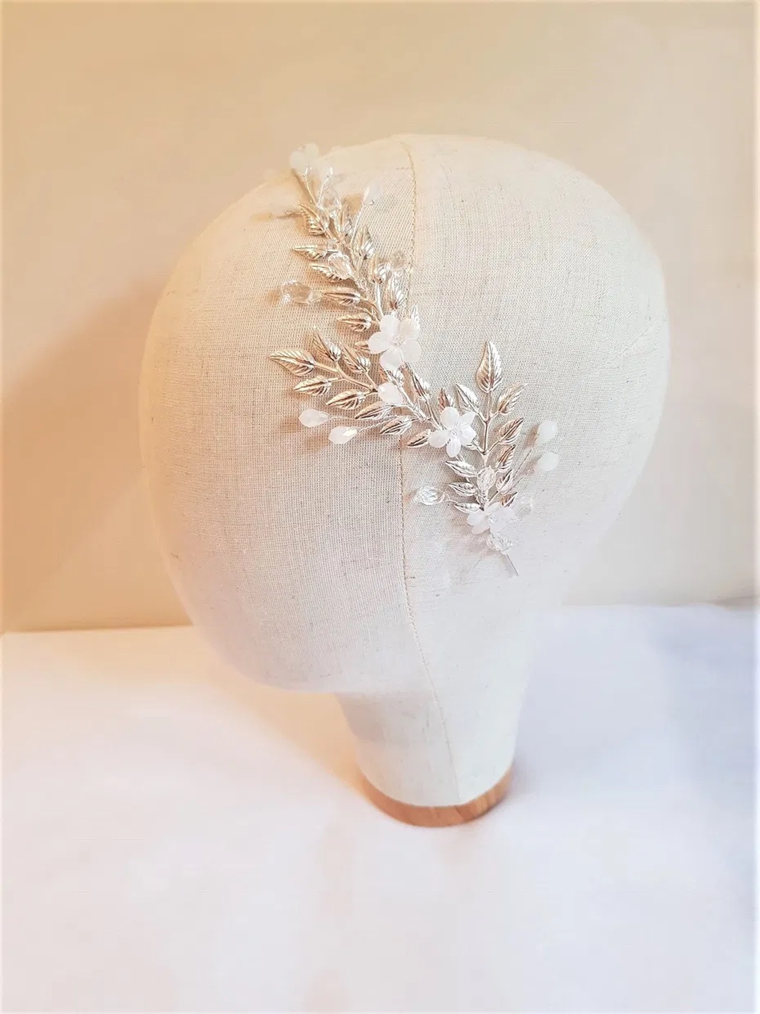 Coronita/Diadema Uncommon - accesorii nuntă - ornamente de păr de nuntă - accesorii păr nuntă - Artynos.ro Coronita/Diadema Uncommon - accesorii nuntă - ornamente de păr de nuntă - accesorii păr nuntă - Artynos.ro
