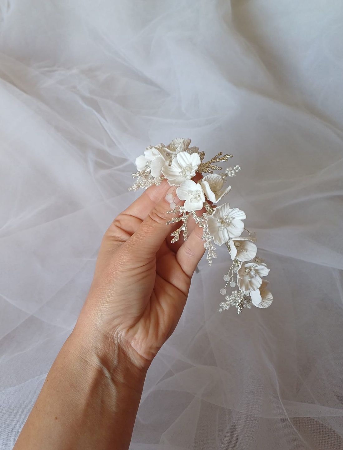 Diadema mireasa Fleur Amour - accesorii nuntă - ornamente de păr de nuntă - accesorii păr nuntă - Artynos.ro Diadema mireasa Fleur Amour - accesorii nuntă - ornamente de păr de nuntă - accesorii păr nuntă - Artynos.ro