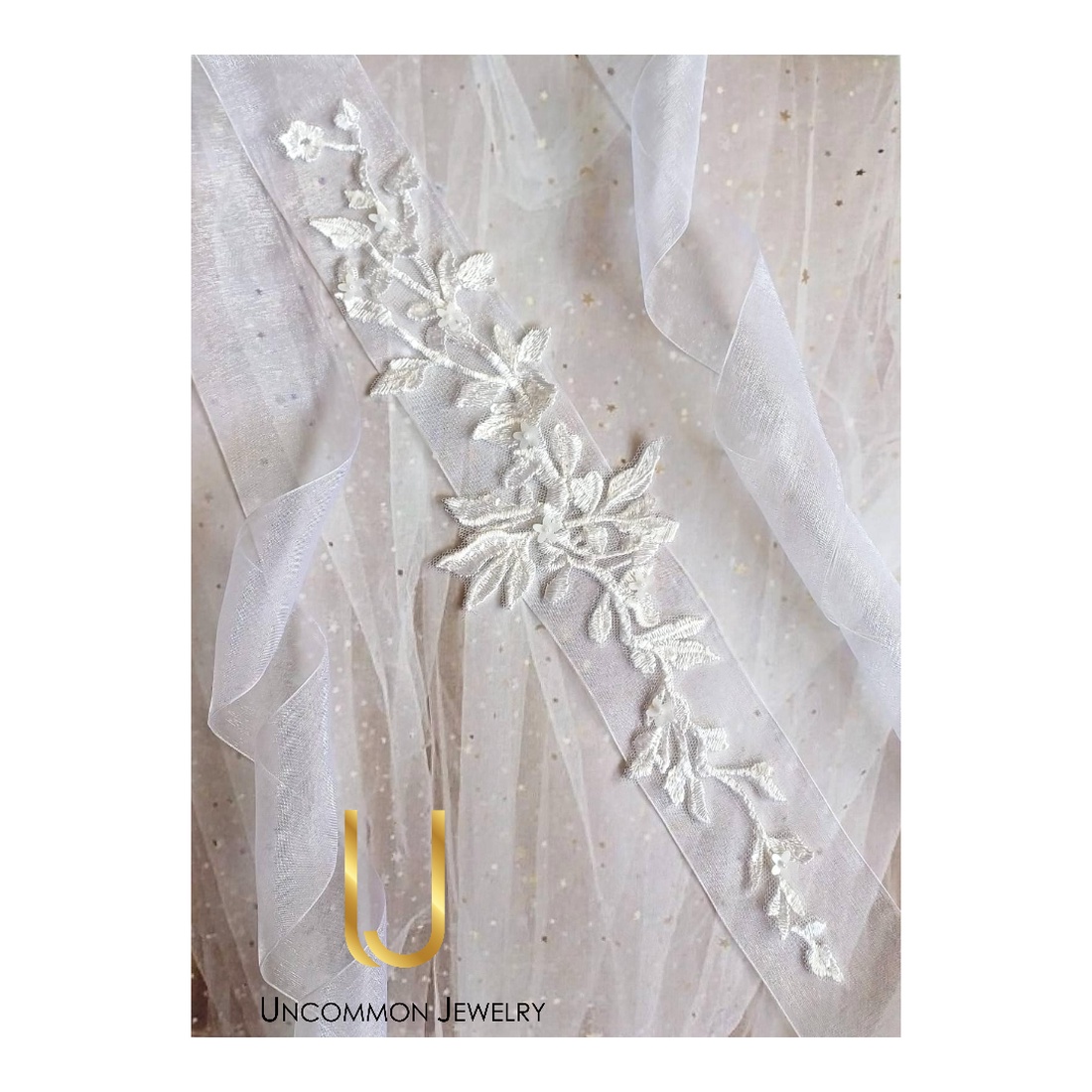 Esarfa pentru traditia dezgatitului miresei - accesorii nuntă - ornamente de păr de nuntă - accesorii păr nuntă - Artynos.ro Esarfa pentru traditia dezgatitului miresei - accesorii nuntă - ornamente de păr de nuntă - accesorii păr nuntă - Artynos.ro