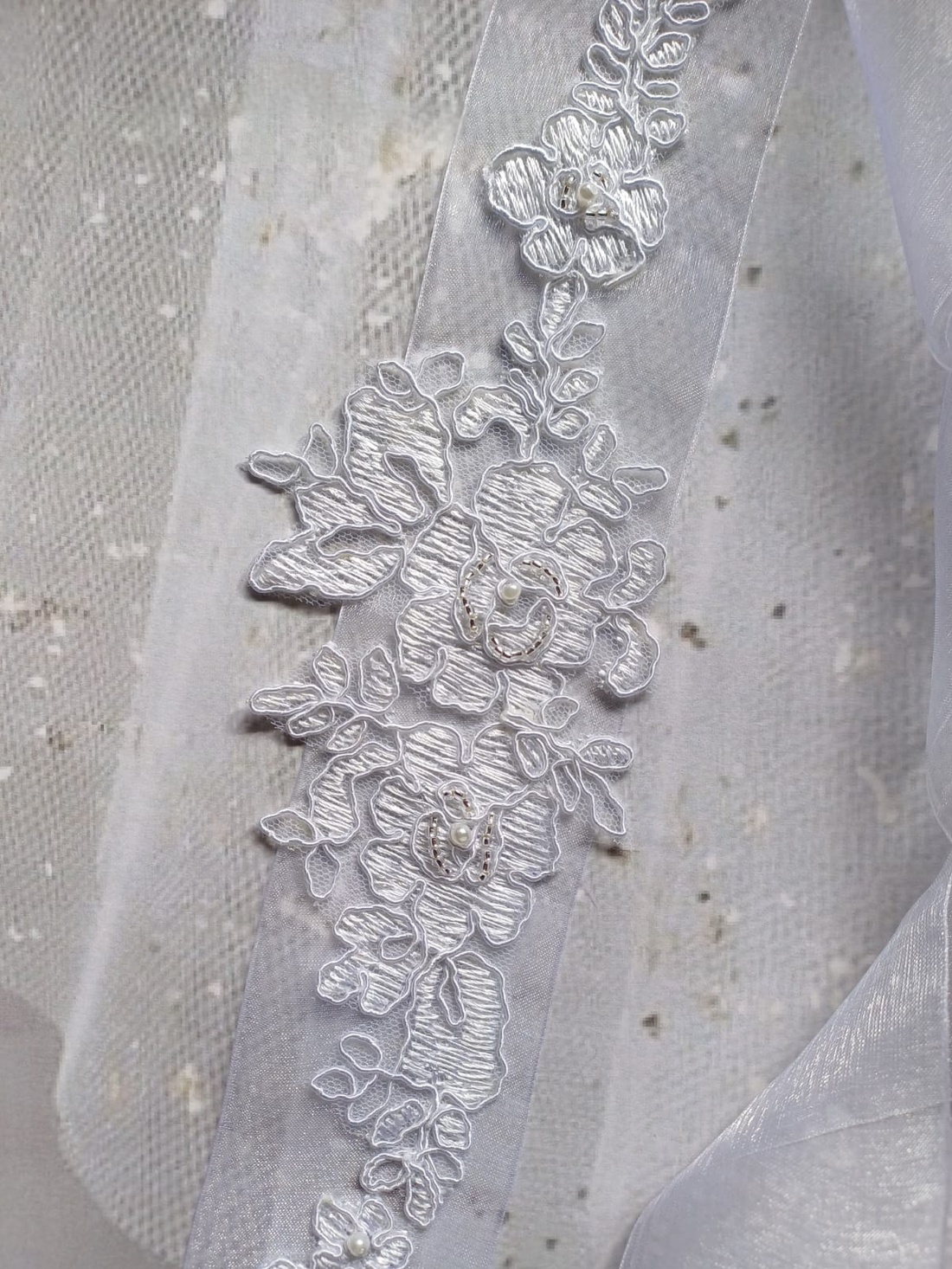 Esarfa pentru traditia dezgatitului miresei - accesorii nuntă - ornamente de păr de nuntă - accesorii păr nuntă - Artynos.ro Esarfa pentru traditia dezgatitului miresei - accesorii nuntă - ornamente de păr de nuntă - accesorii păr nuntă - Artynos.ro