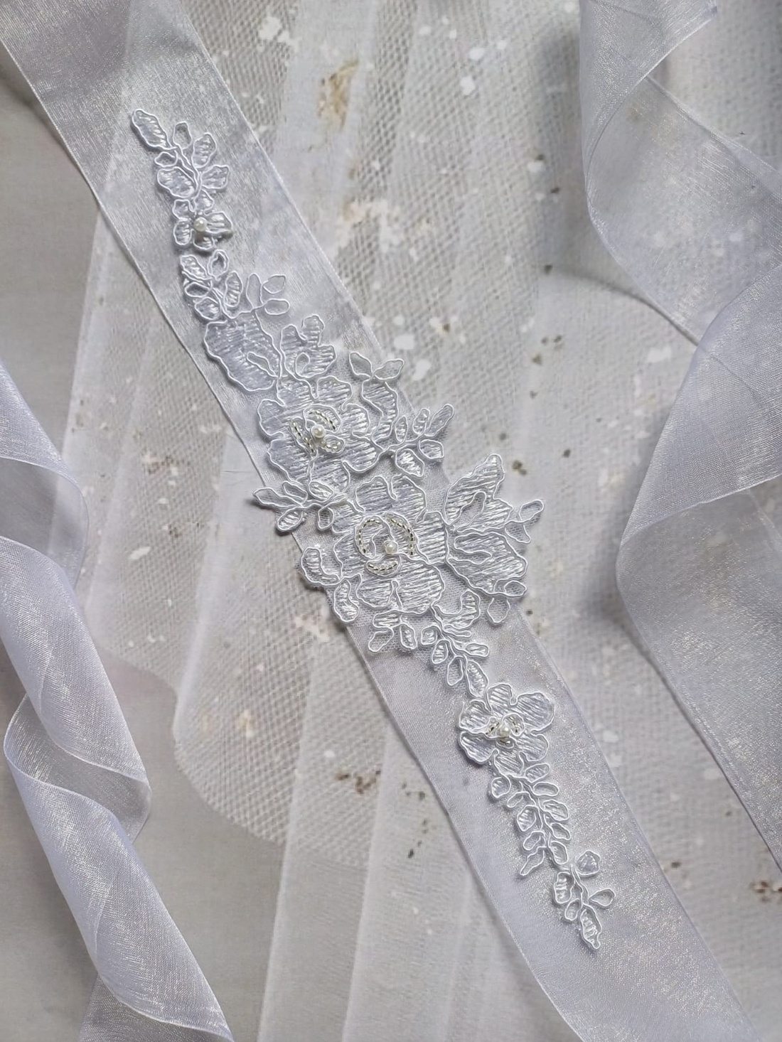 Esarfa pentru traditia dezgatitului miresei - accesorii nuntă - ornamente de păr de nuntă - accesorii păr nuntă - Artynos.ro Esarfa pentru traditia dezgatitului miresei - accesorii nuntă - ornamente de păr de nuntă - accesorii păr nuntă - Artynos.ro