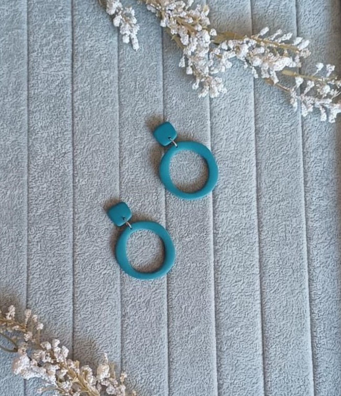 Cercei Teal Blue Hoops - bijuterii - cercei - cercei și ornamente pentru urechi - Artynos.ro