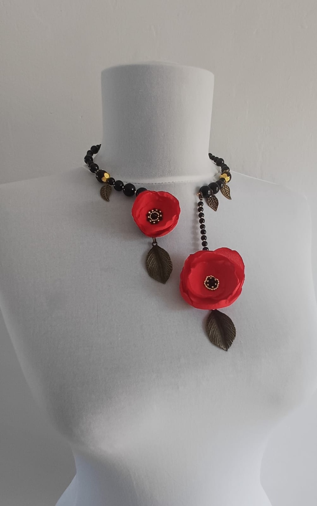 Colier Roses - bijuterii - coliere - coliere statement - Artynos.ro