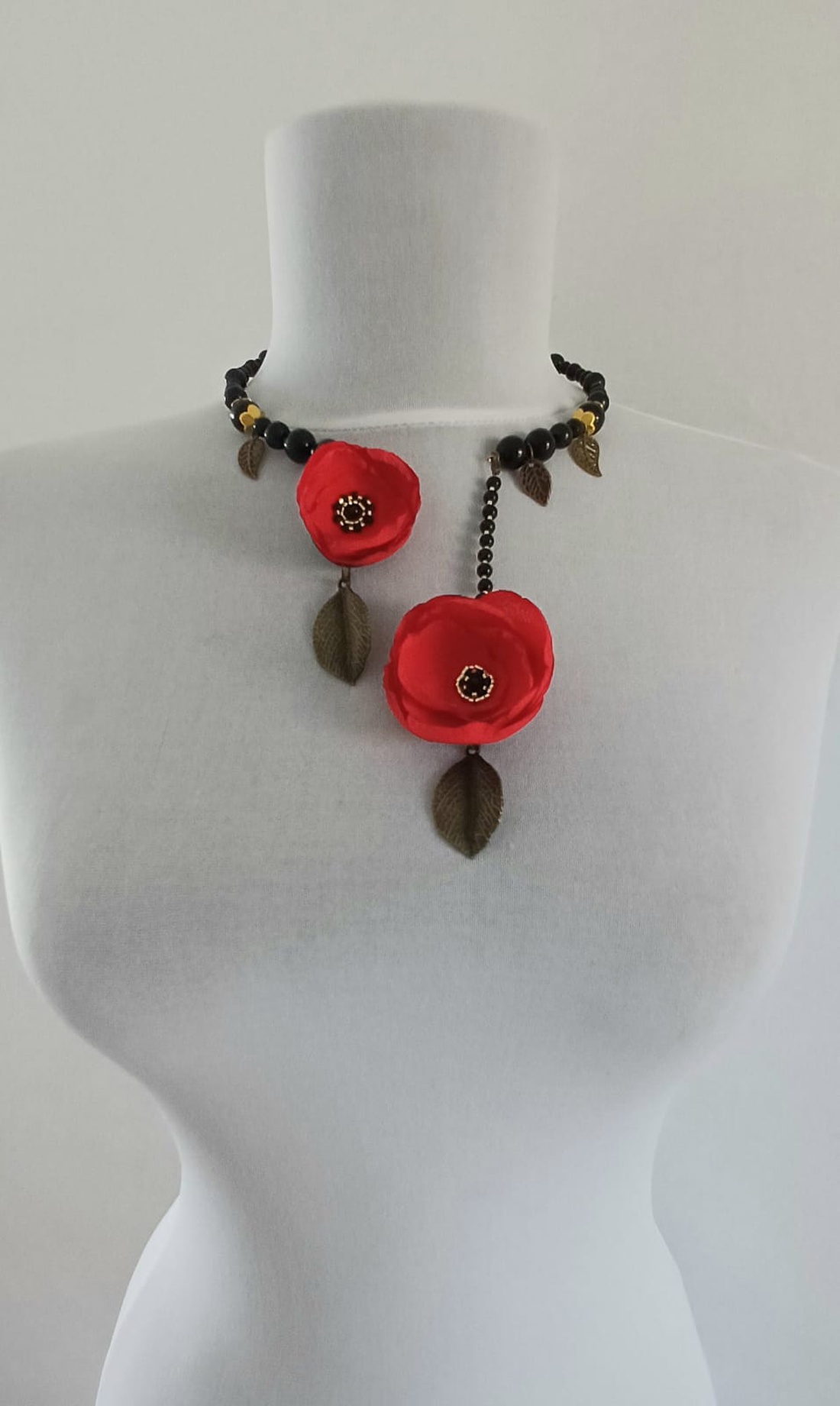 Colier Roses - bijuterii - coliere - coliere statement - Artynos.ro