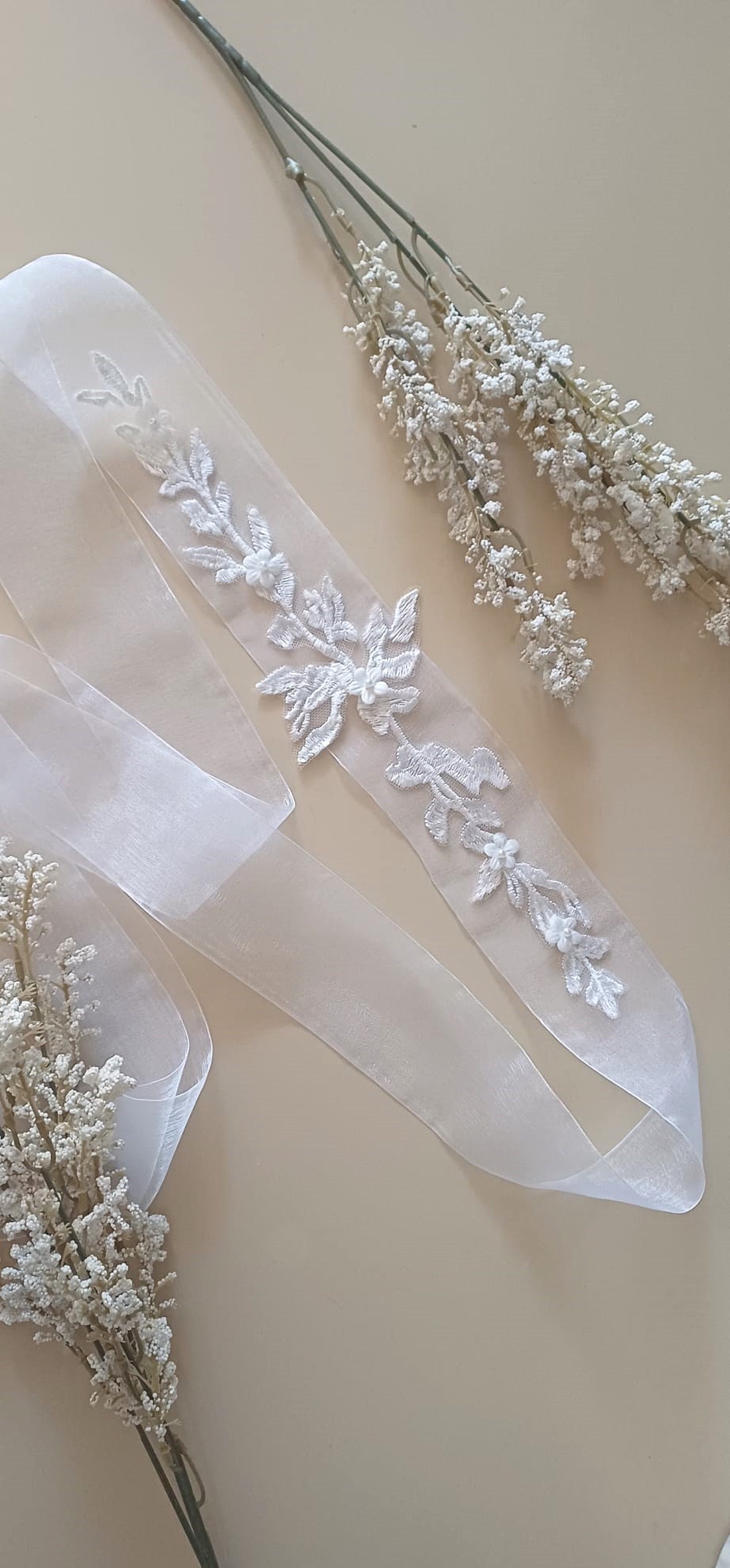 Esarfa mireasa pentru traditia dezgatitului - accesorii nuntă - ornamente de păr de nuntă - accesorii păr nuntă - Artynos.ro Esarfa mireasa pentru traditia dezgatitului - accesorii nuntă - ornamente de păr de nuntă - accesorii păr nuntă - Artynos.ro