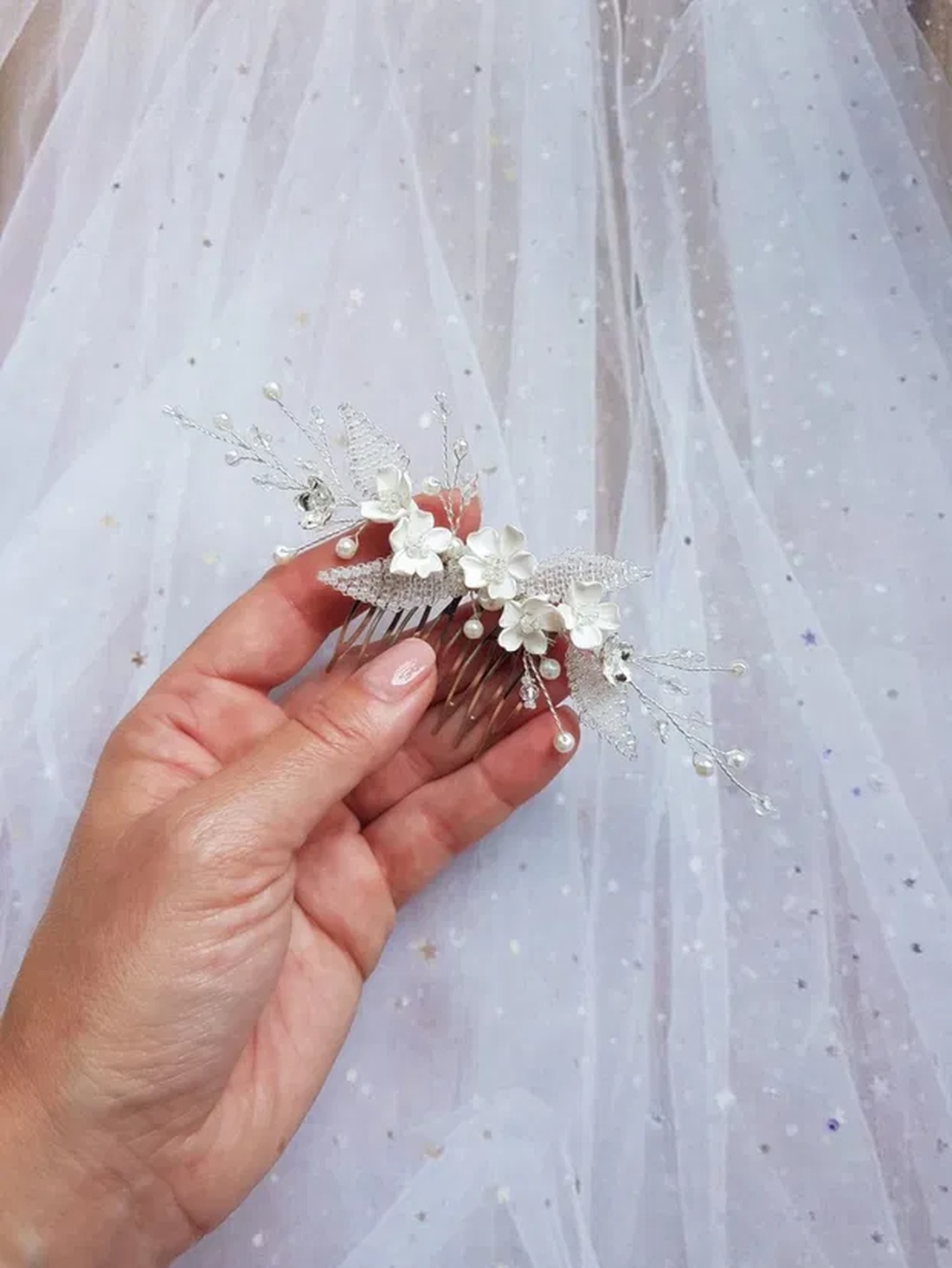 Pieptan mireasa floral - accesorii nuntă - ornamente de păr de nuntă - accesorii păr nuntă - Artynos.ro Pieptan mireasa floral - accesorii nuntă - ornamente de păr de nuntă - accesorii păr nuntă - Artynos.ro