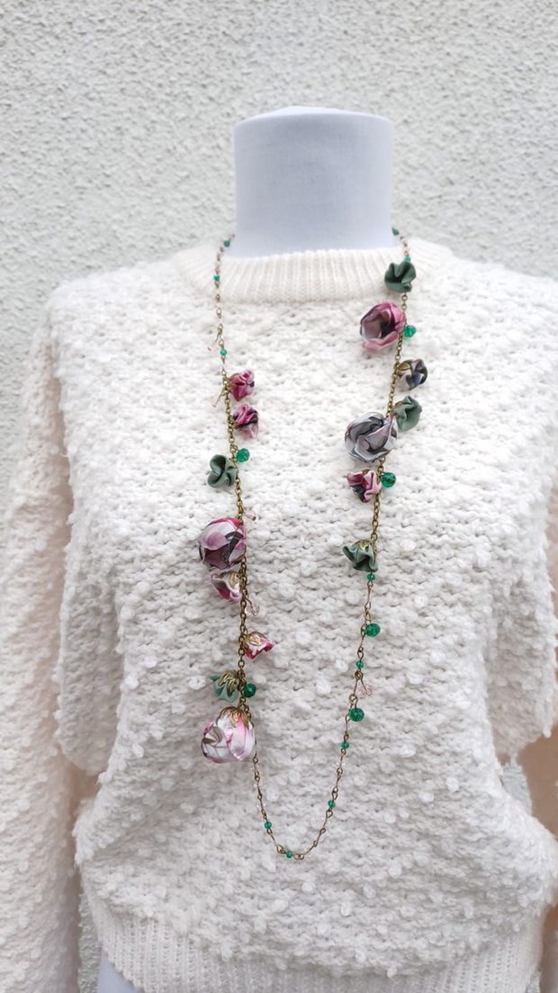 Colier floral lung, asimetric - bijuterii - coliere - coliere din mărgele - Artynos.ro