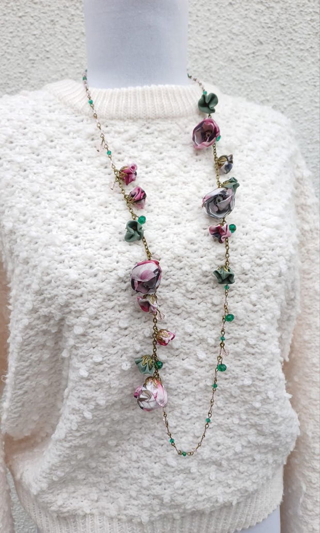 Colier floral lung, asimetric - bijuterii - coliere - coliere din mărgele - Artynos.ro