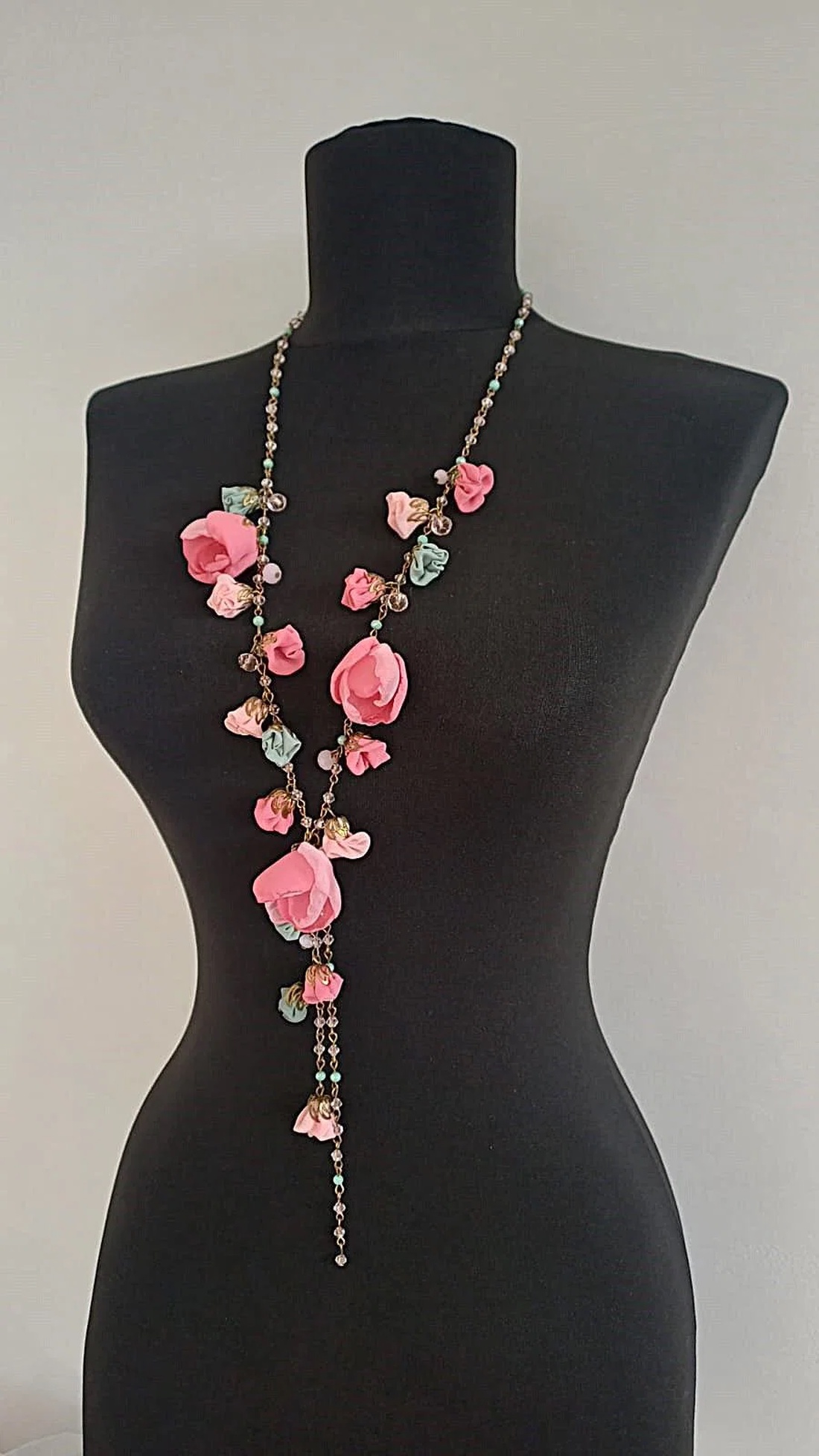Colier floral lung Blossom - bijuterii - coliere - coliere cu multiple șiruri - Artynos.ro