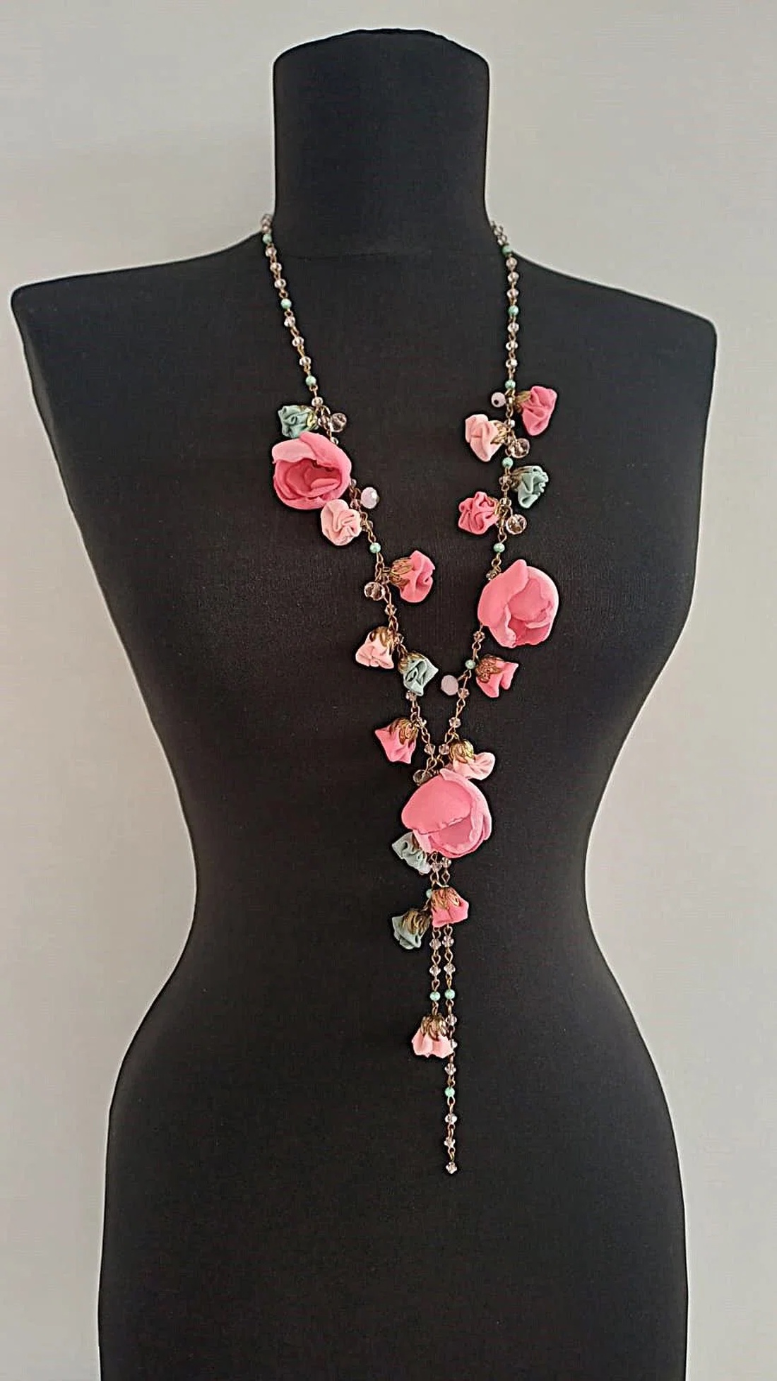 Colier floral lung Blossom - bijuterii - coliere - coliere cu multiple șiruri - Artynos.ro