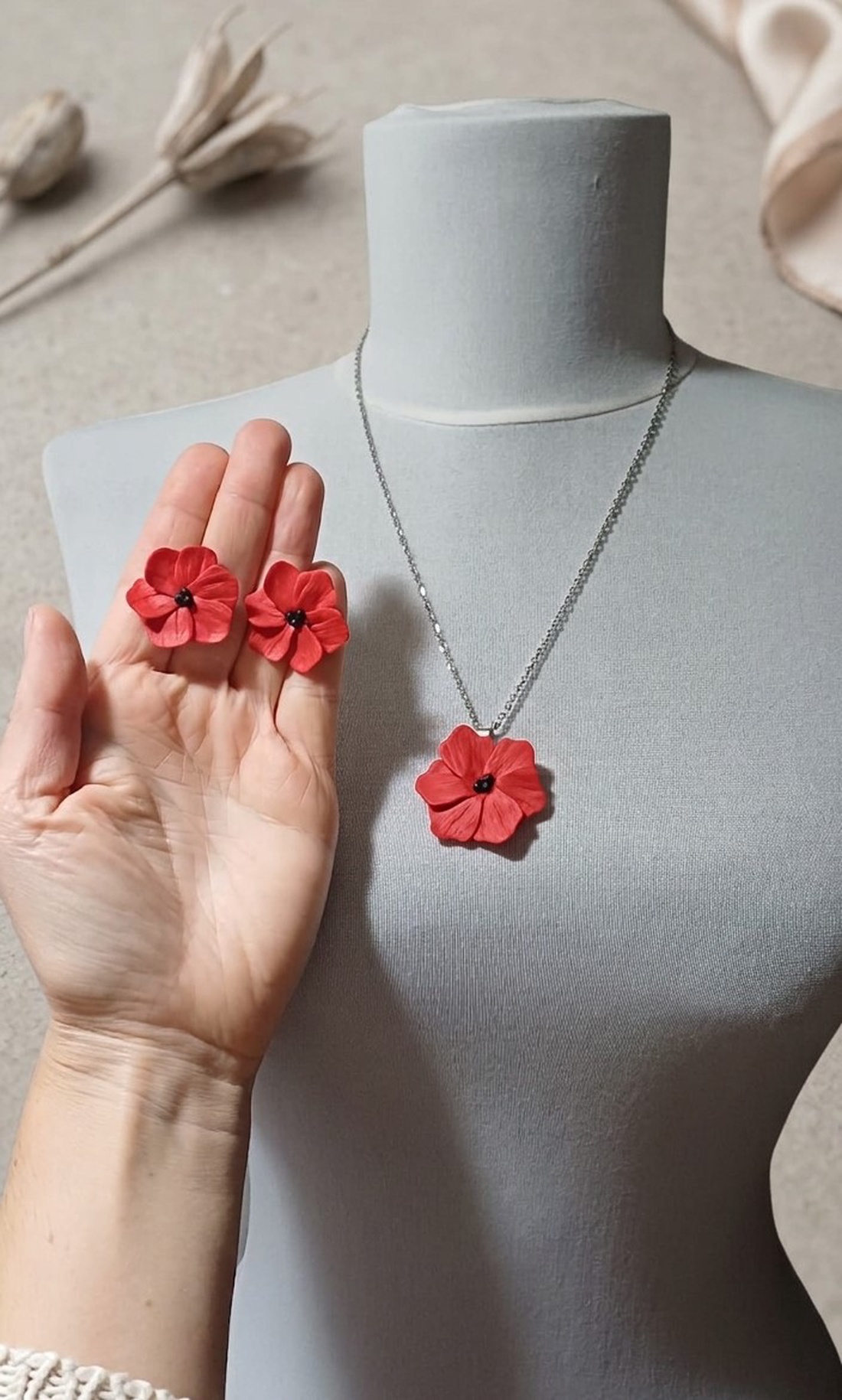 Set floral, compus din colier si cercei - bijuterii - seturi de bijuterii - Artynos.ro