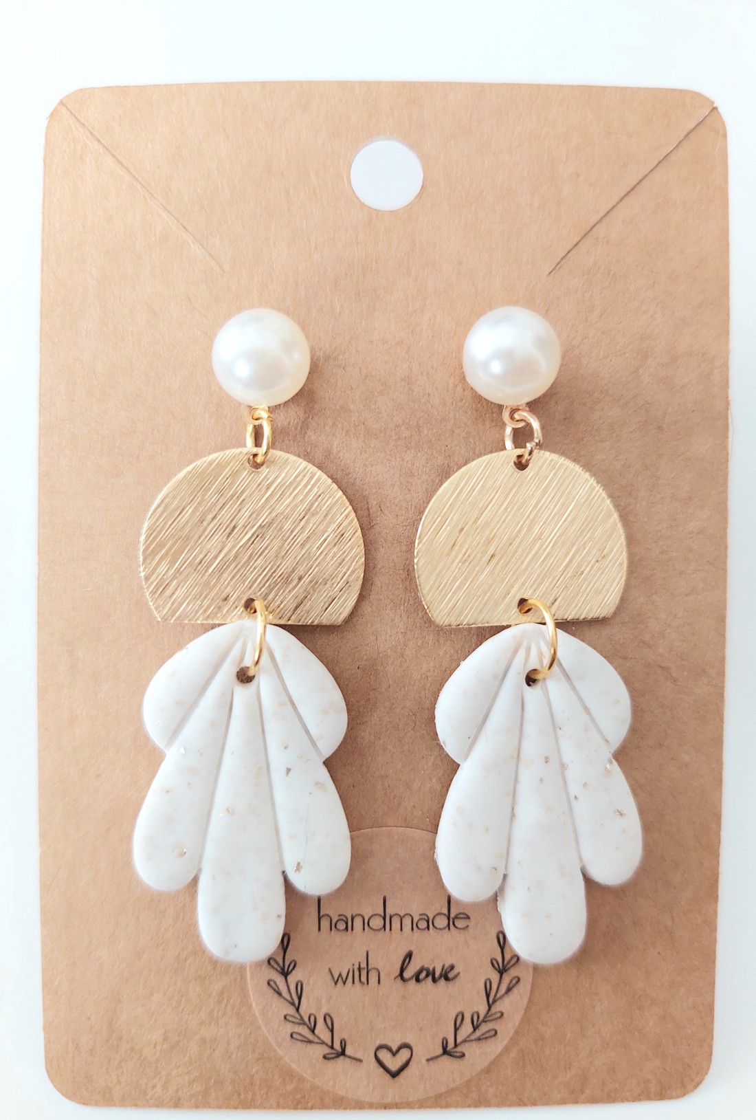 Cercei Gold-white elegance - bijuterii - cercei - cercei agățați - Artynos.ro Cercei Gold-white elegance - bijuterii - cercei - cercei agățați - Artynos.ro
