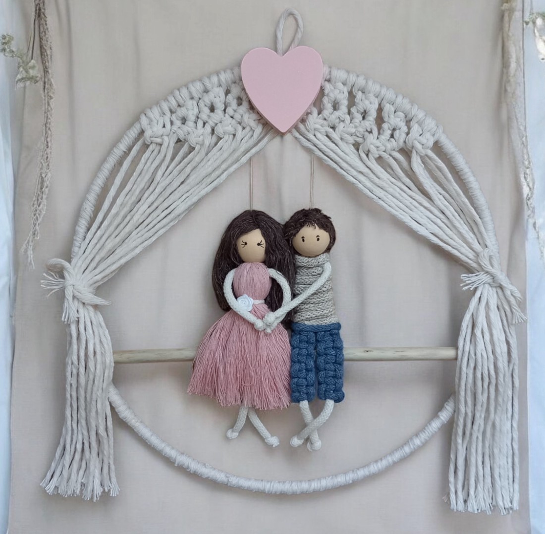 Cuplu în dragoste decorare de perete cu perdele macramé - - Artynos.ro Cuplu în dragoste decorare de perete cu perdele macramé - - Artynos.ro