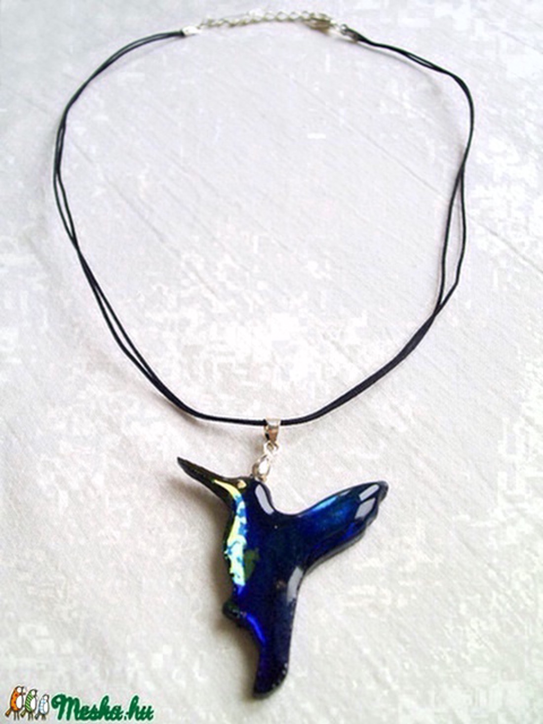 Pasăre colibri ultra albastră II sculptată din sticlă Tiffany - - Artynos.ro Pasăre colibri ultra albastră II sculptată din sticlă Tiffany - - Artynos.ro