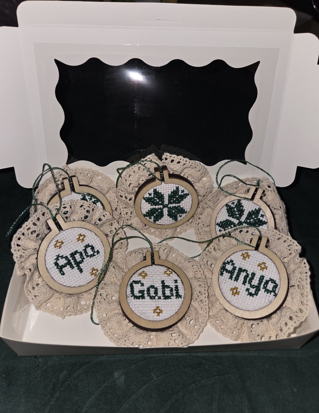 Set de ornamente pentru pomul de Crăciun -  - Artynos.ro