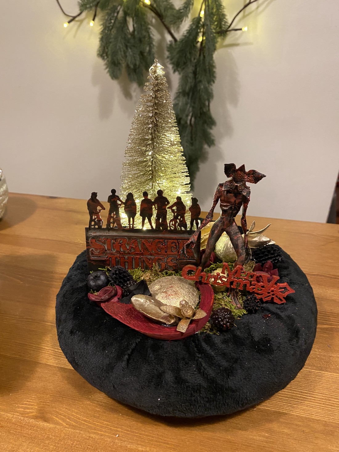 Decorațiuni pentru masă Stranger Things  - casă & stil de viață - decorațiuni de casă - decorațiuni de masă și rafturi - decorațiuni de masă - Artynos.ro