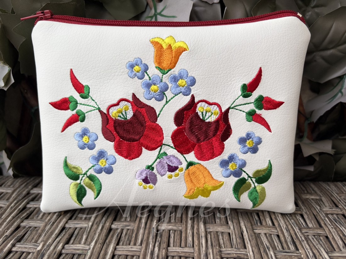 Kalocsai Neszi -  - Artynos.ro