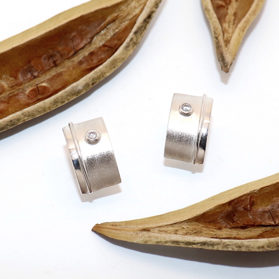 Pereche de cercei pentru femei din argint cu pietre de zirconiu cubic (EF.192) - - Artynos.ro Pereche de cercei pentru femei din argint cu pietre de zirconiu cubic (EF.192) - - Artynos.ro