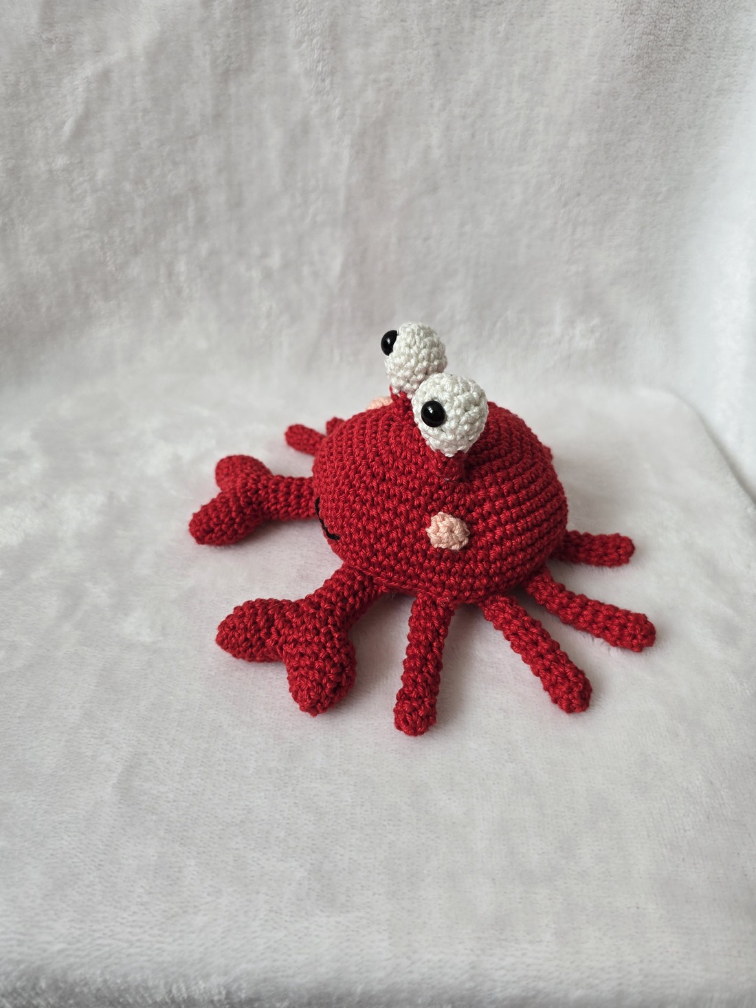 Crab croșetat - jucării și echipamente pentru copii - plușuri - figurine de pluș - Artynos.ro