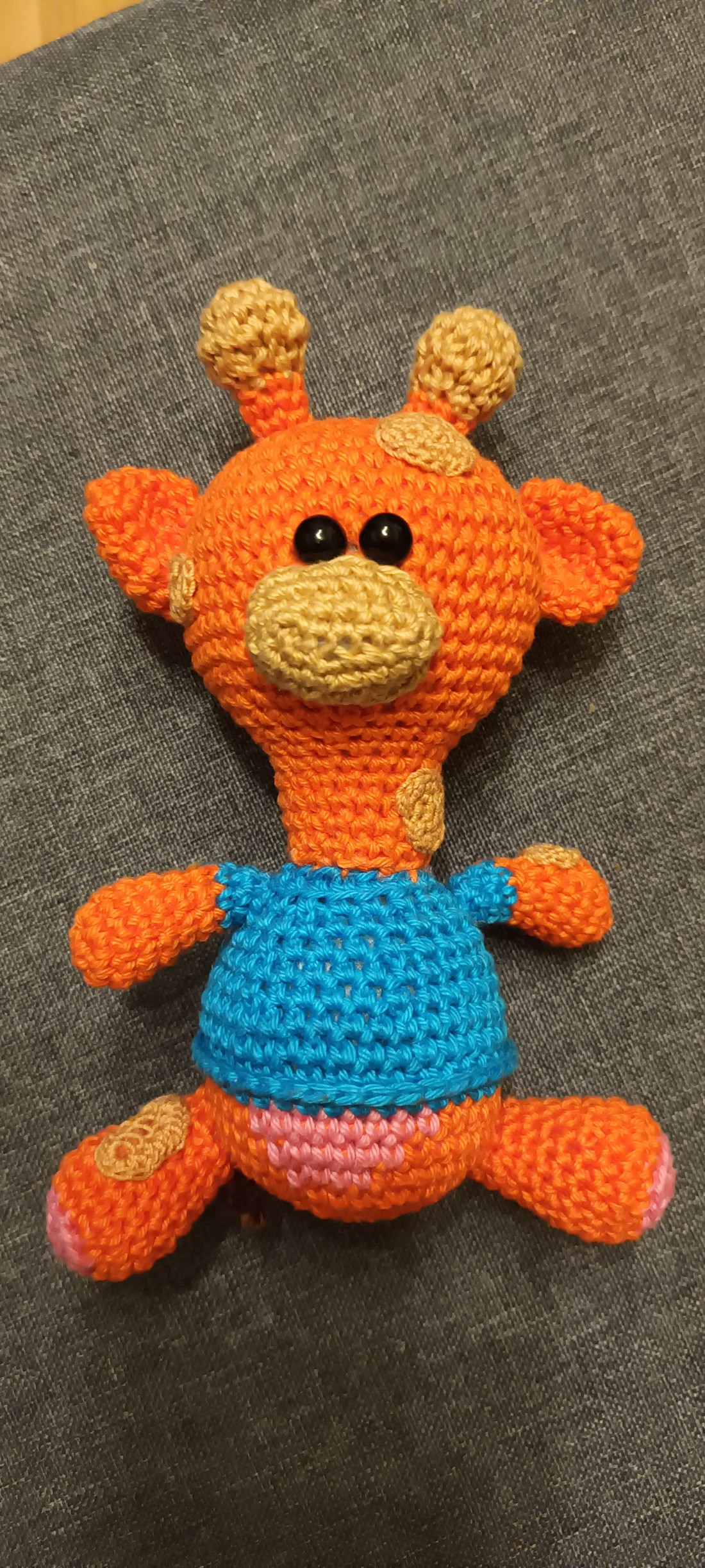 Girafă - - Artynos.ro Girafă - - Artynos.ro