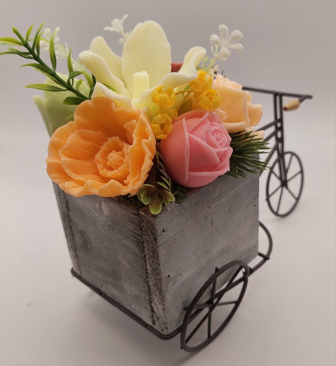 Soap blossoms pe o bicicletă 2 - - Artynos.ro Soap blossoms pe o bicicletă 2 - - Artynos.ro