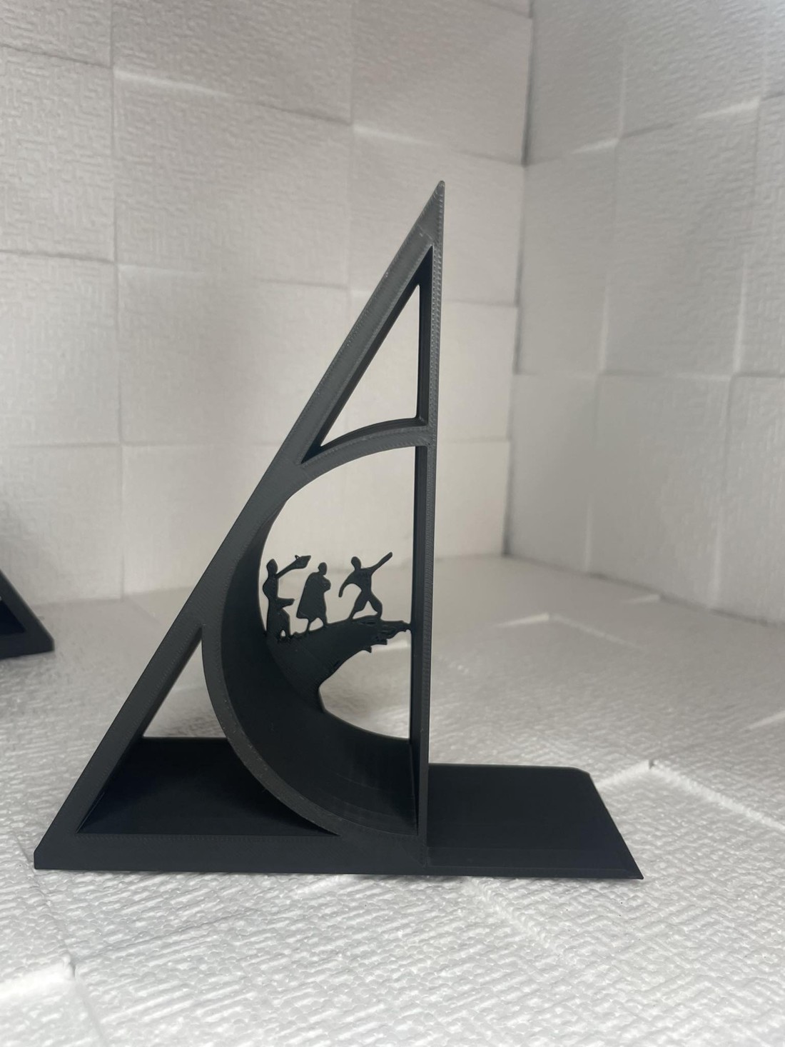 Suport de carte Harry Potter - casă & stil de viață - accesorii pentru decorat casa - decorațiuni de masă și decorațiuni pentru rafturi - suport carte - Artynos.ro Suport de carte Harry Potter - casă & stil de viață - accesorii pentru decorat casa - decorațiuni de masă și decorațiuni pentru rafturi - suport carte - Artynos.ro