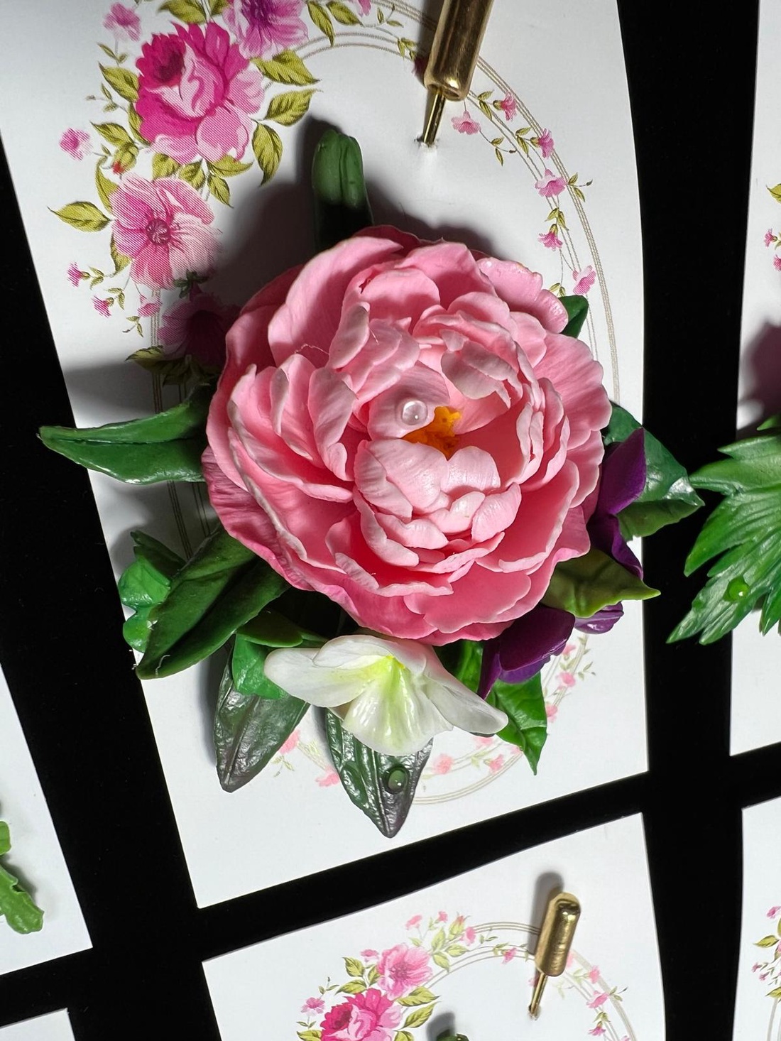 Mărțișoare unicat � flori modelate cu suflet - bijuterii - mărțișor - Artynos.ro