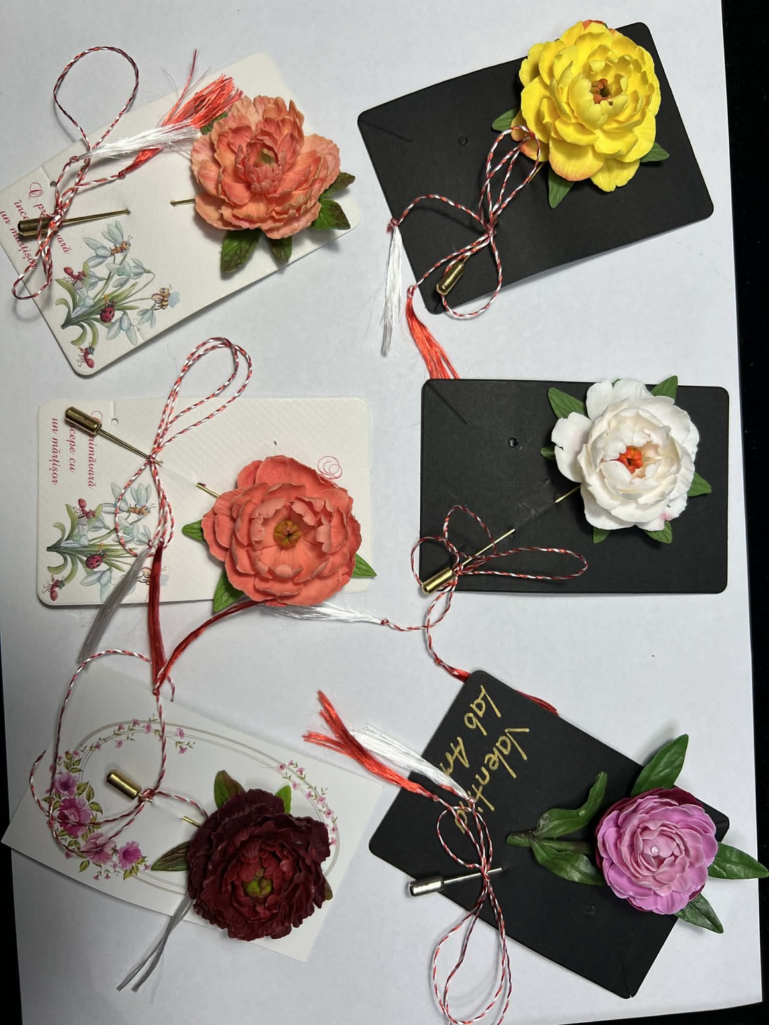 Martisor bujori din lut polimeric    - bijuterii - broșe - Artynos.ro