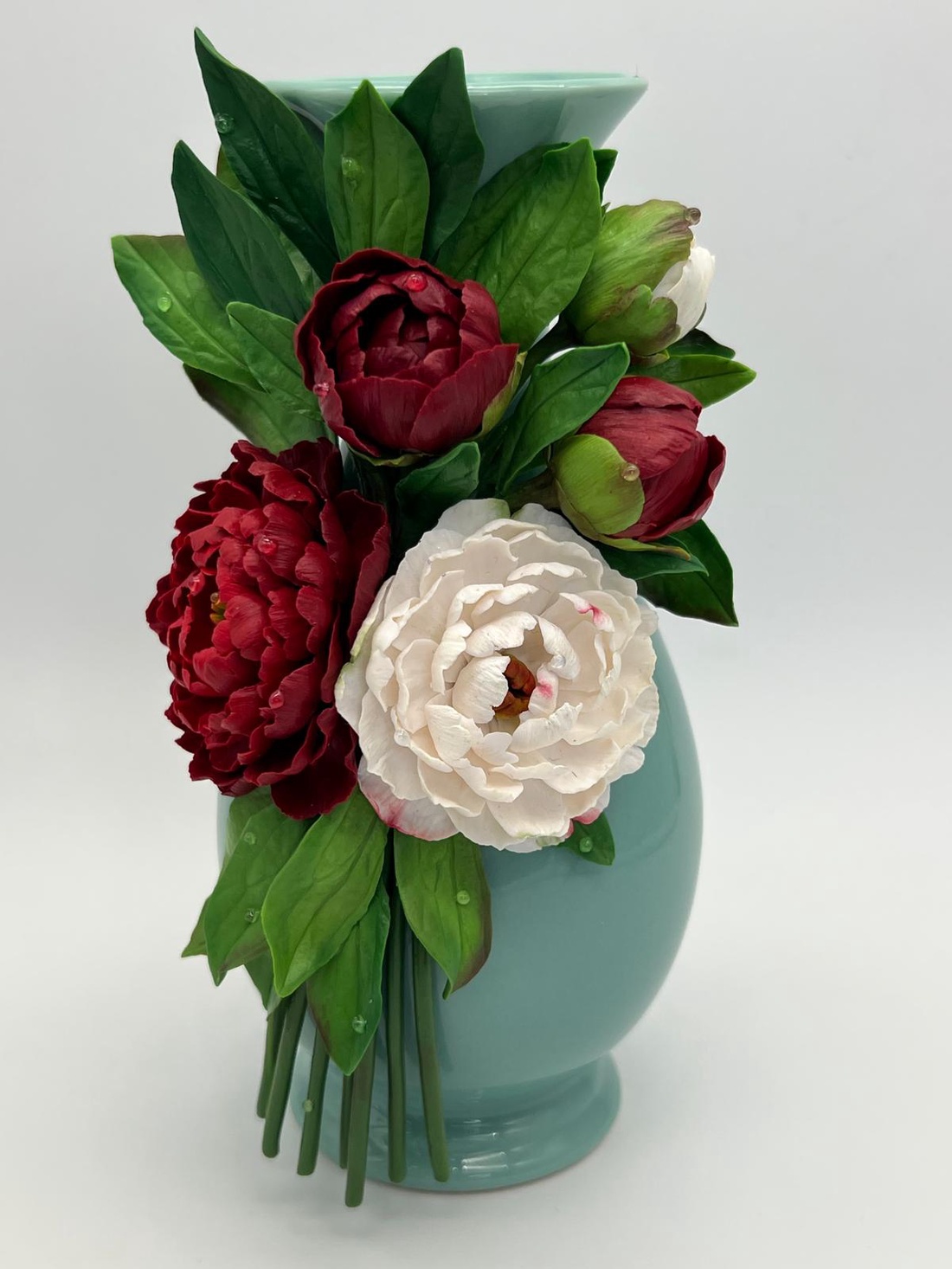 Vaza cu bujori grena si albi - casă & stil de viață - decorațiuni de casă - accesorii florale - vaze - Artynos.ro