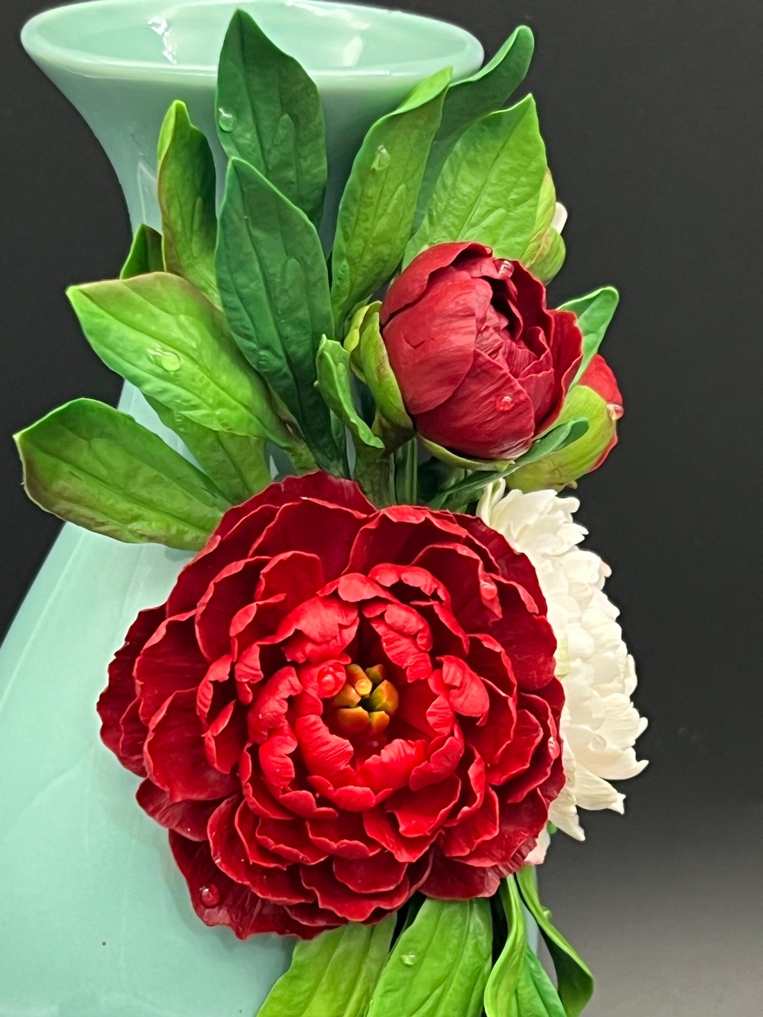 Vaza cu bujori grena si albi - casă & stil de viață - decorațiuni de casă - accesorii florale - vaze - Artynos.ro